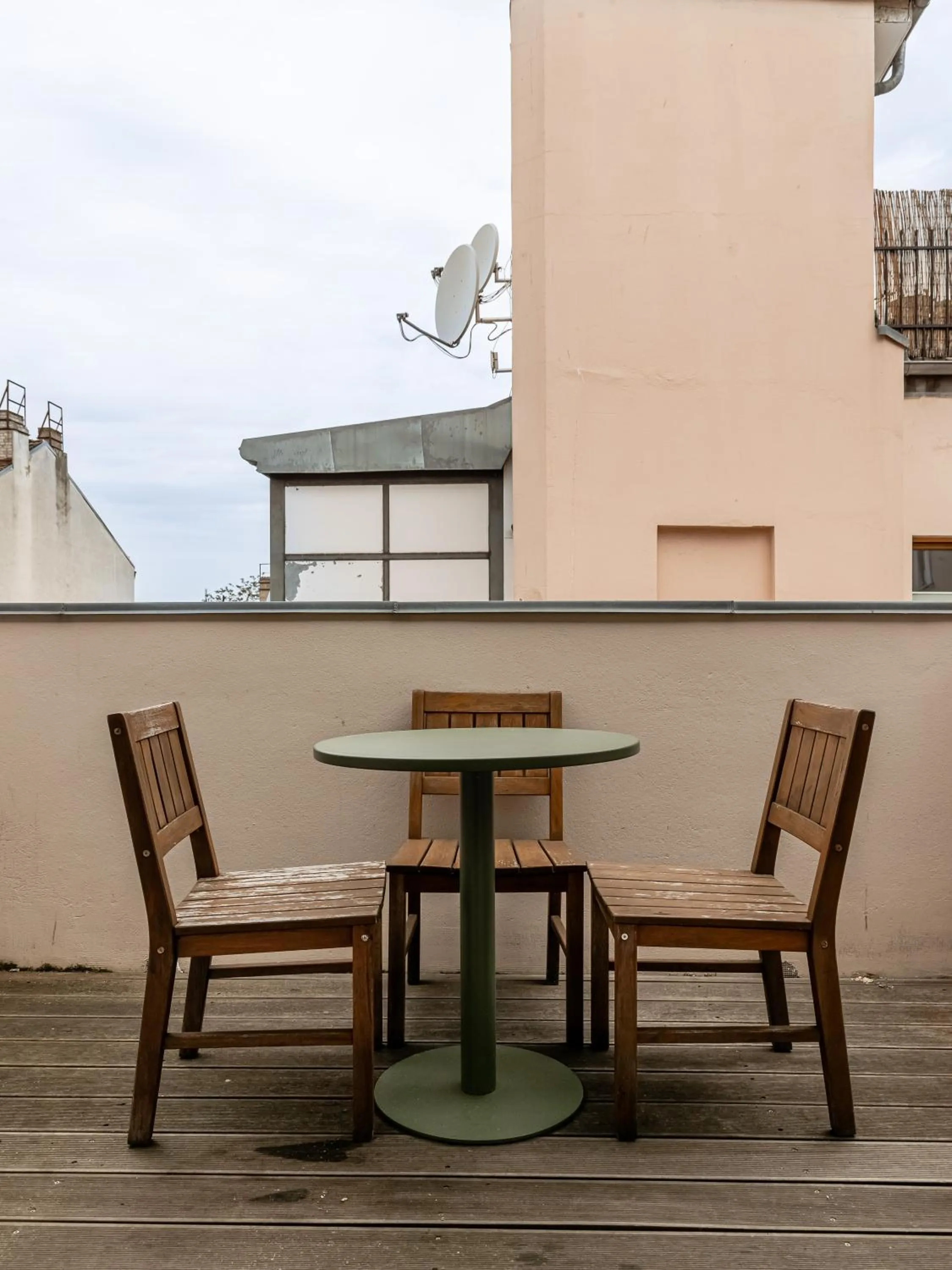 Dining area in Schoenhouse Avenue - Digital Access