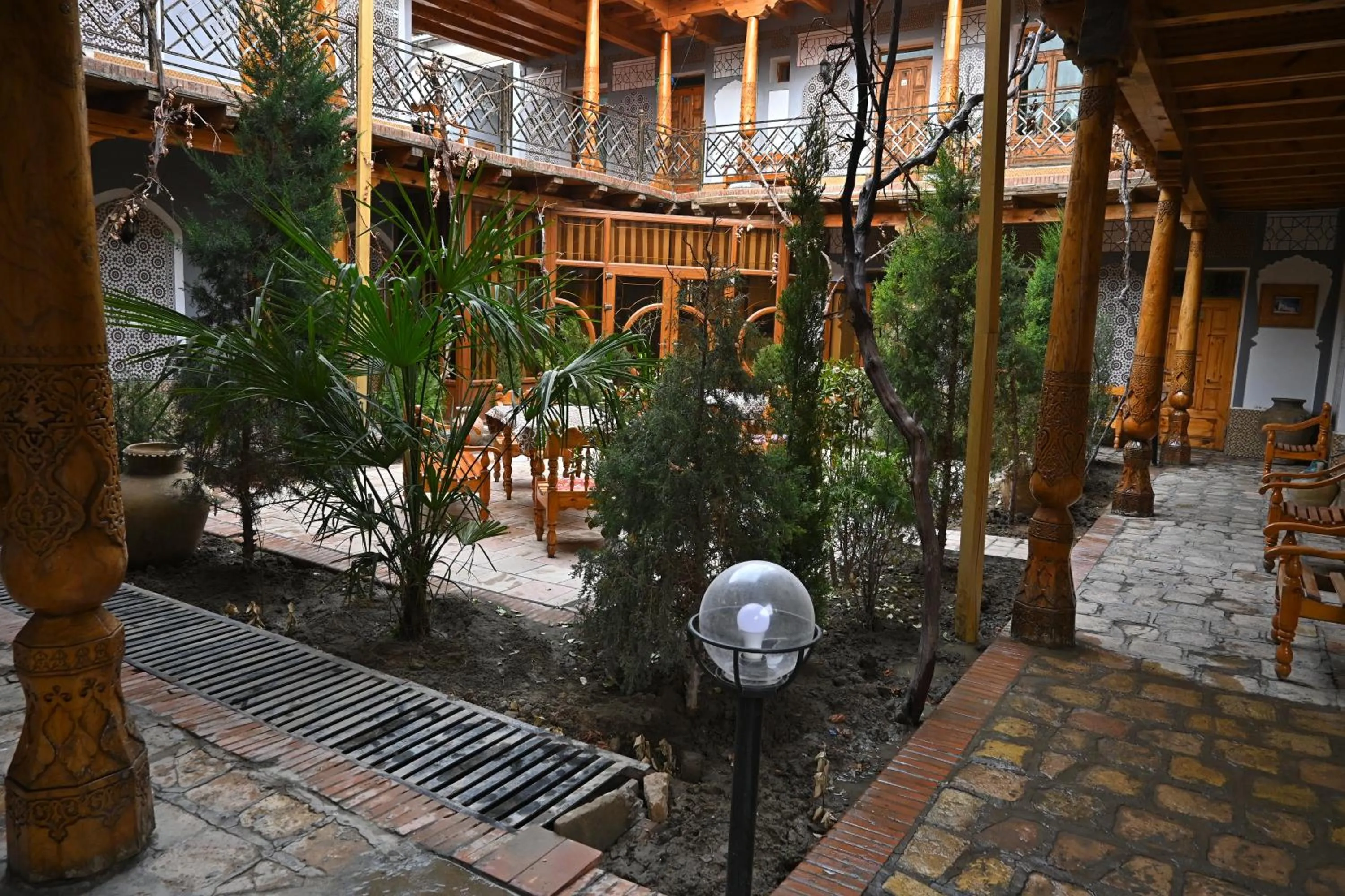 Garden in Grand Nodirbek Boutique Hotel -House Museum 17 - 19 century