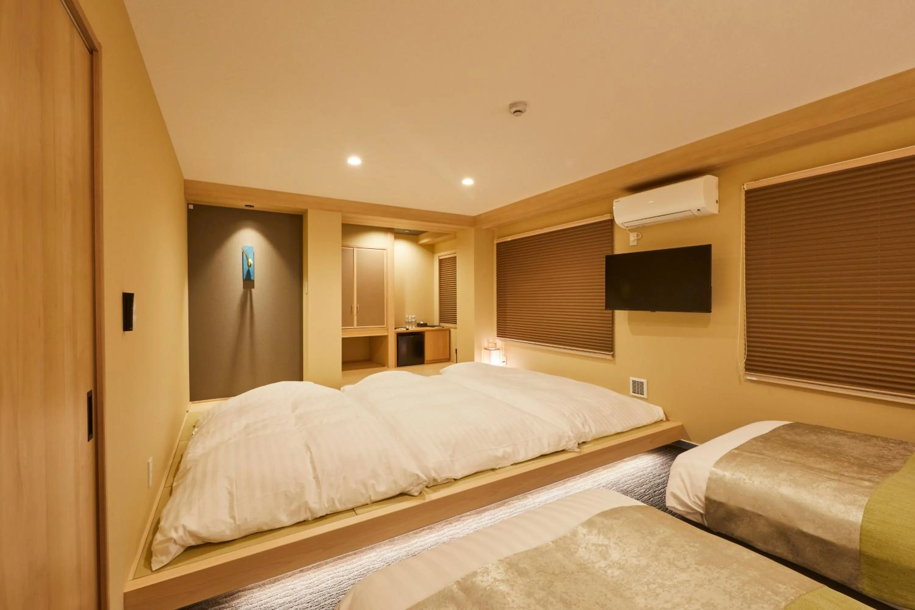 Bedroom, Bed in Rinn Shirakawa South