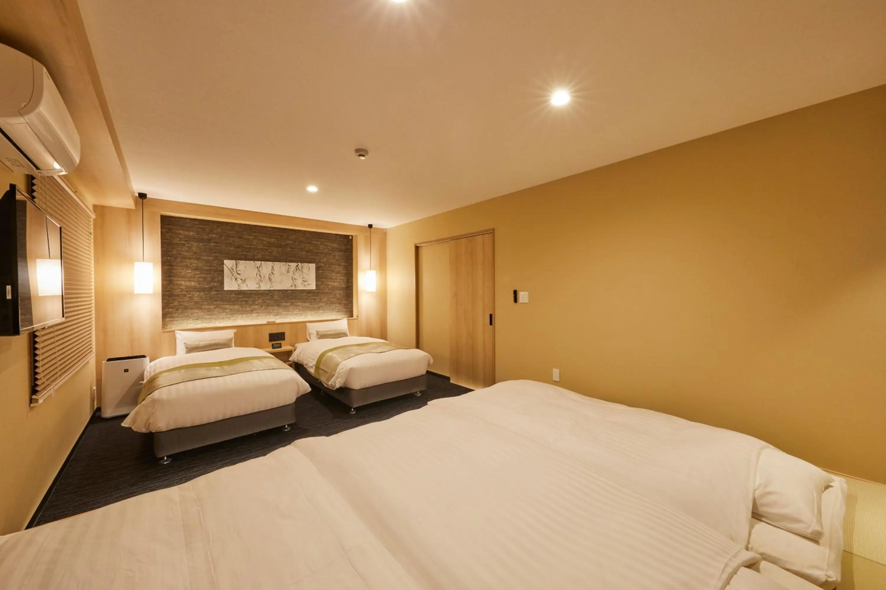 Photo of the whole room, Bed in Rinn Shirakawa South