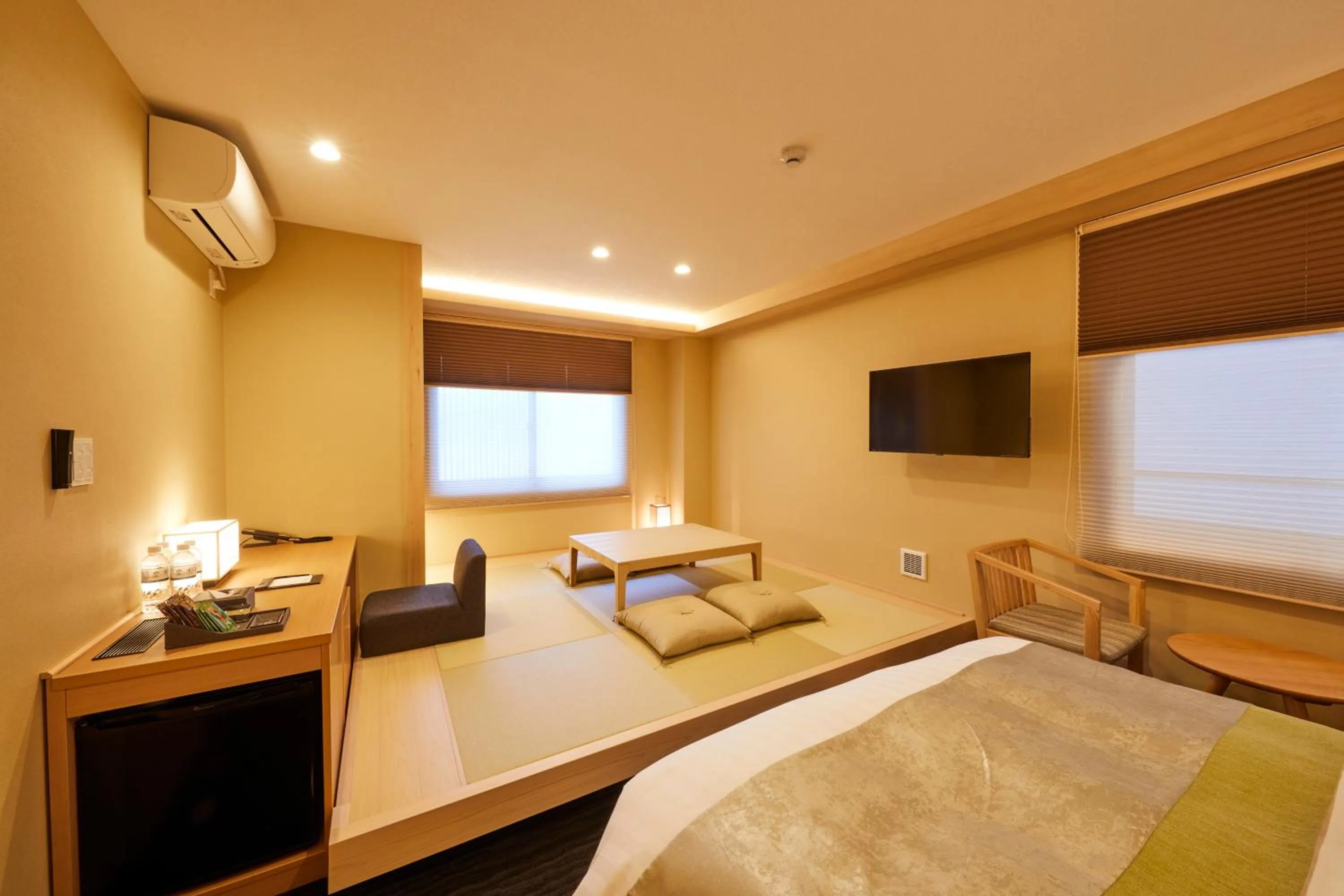 Photo of the whole room, Bed in Rinn Shirakawa South