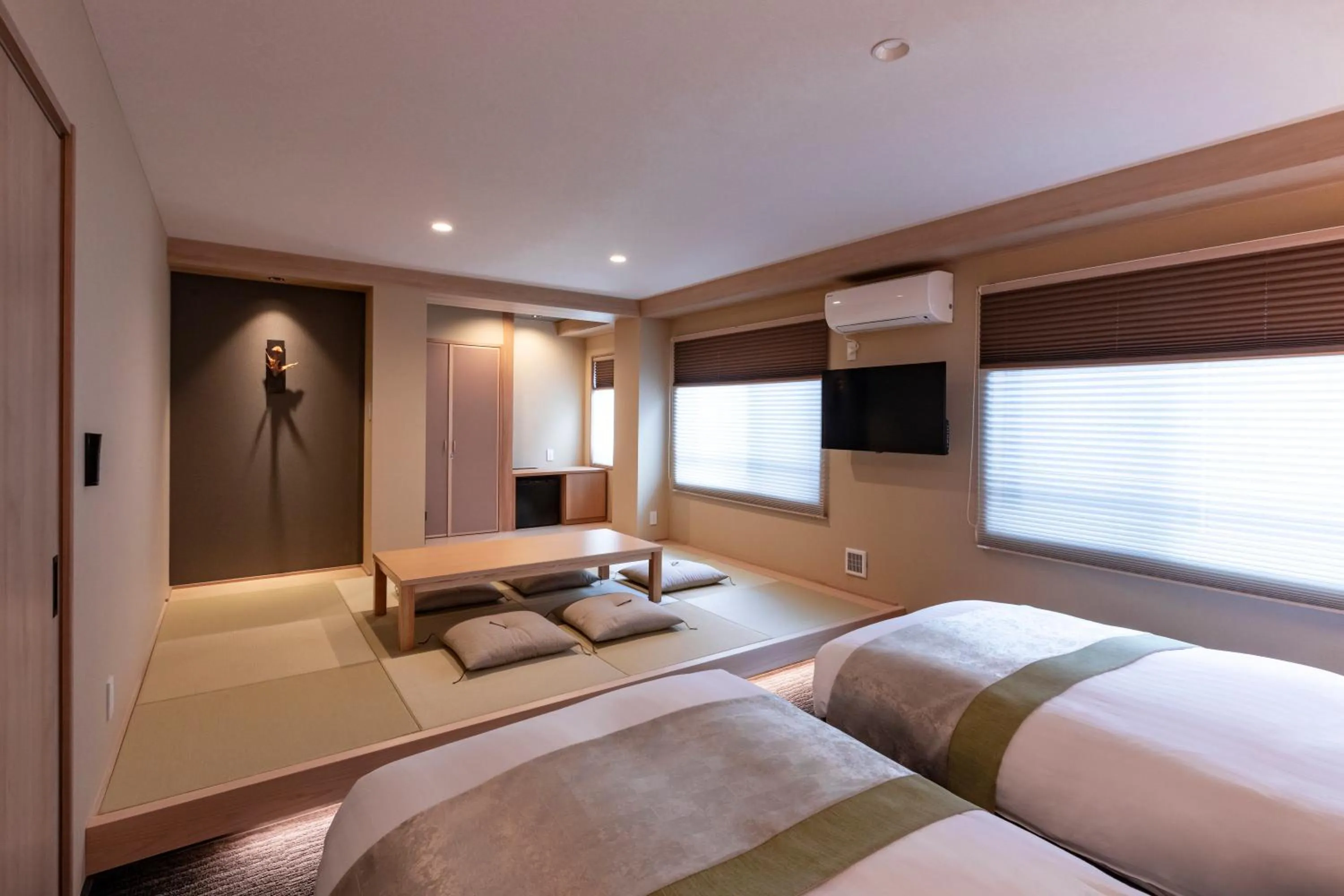 Photo of the whole room, Bed in Rinn Shirakawa South