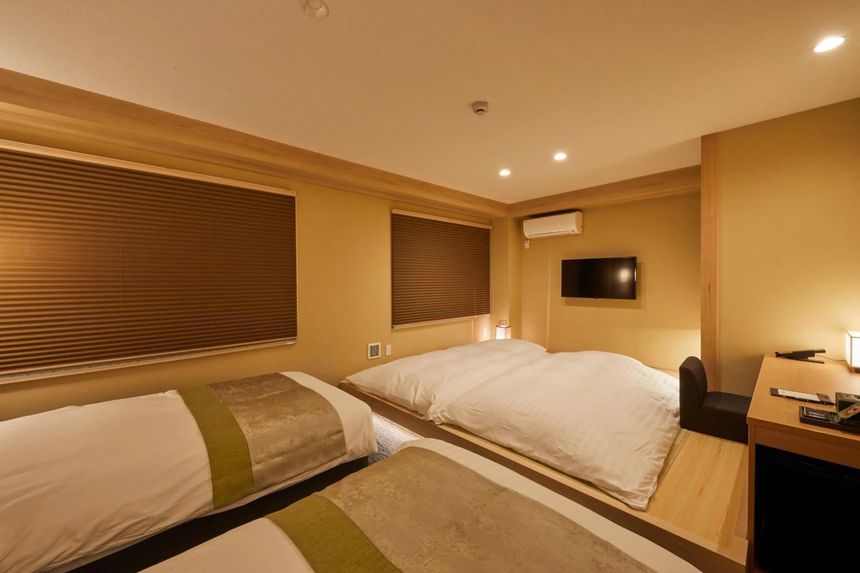 Photo of the whole room, Bed in Rinn Shirakawa South