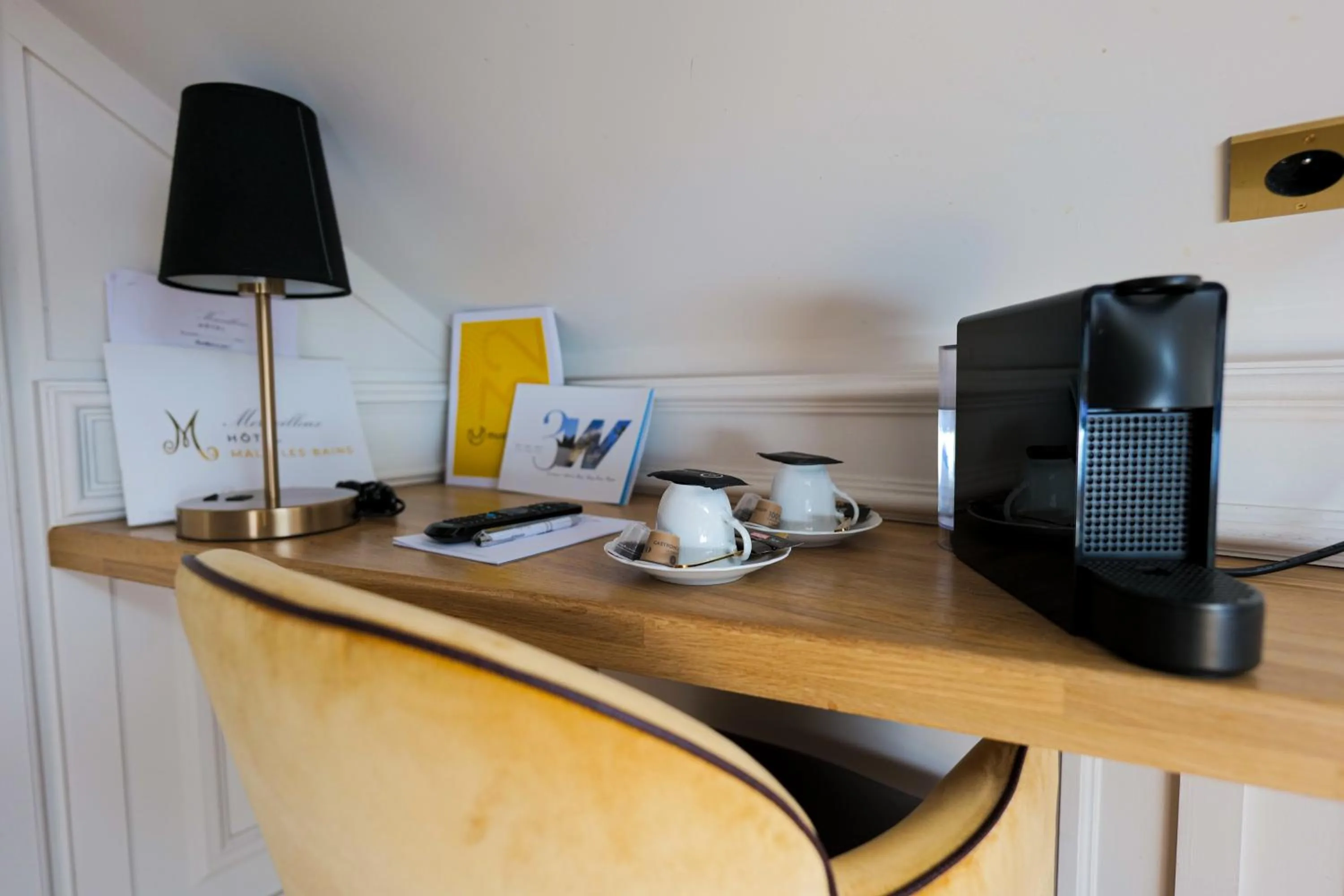 Coffee/tea facilities in Hôtel Merveilleux Côté Mer