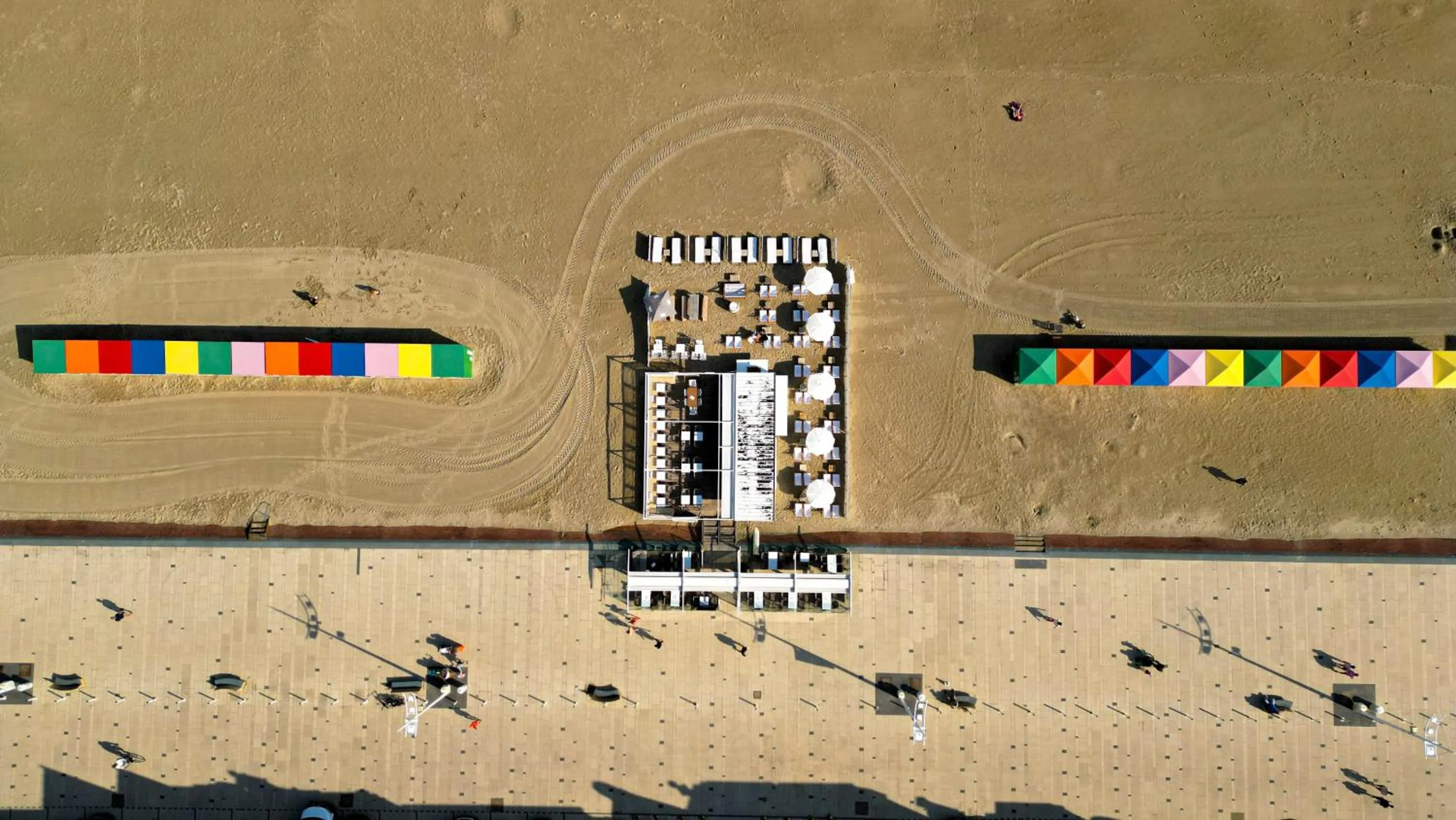 Day in Hôtel Merveilleux Côté Mer