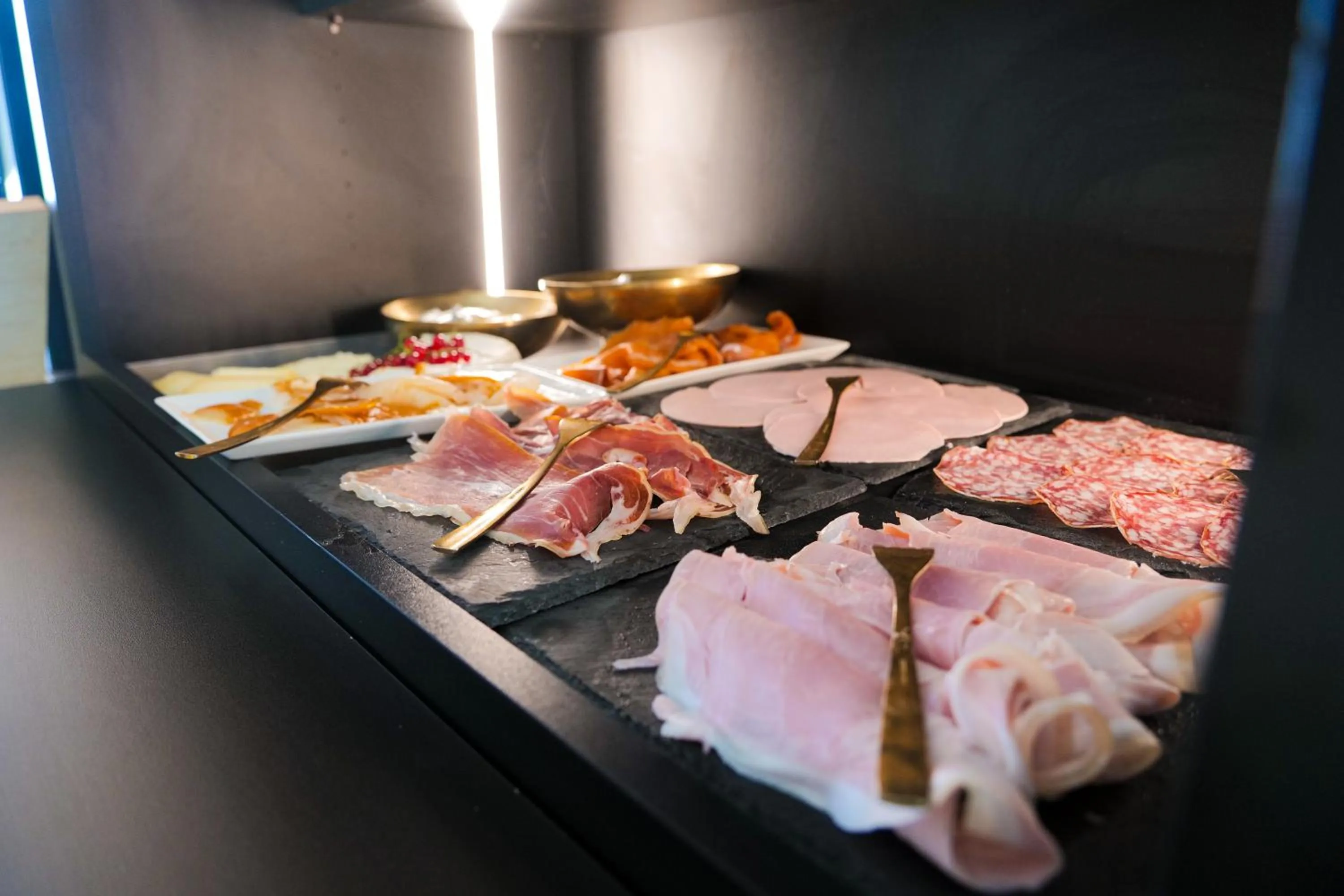 Breakfast in Hôtel Merveilleux Côté Mer