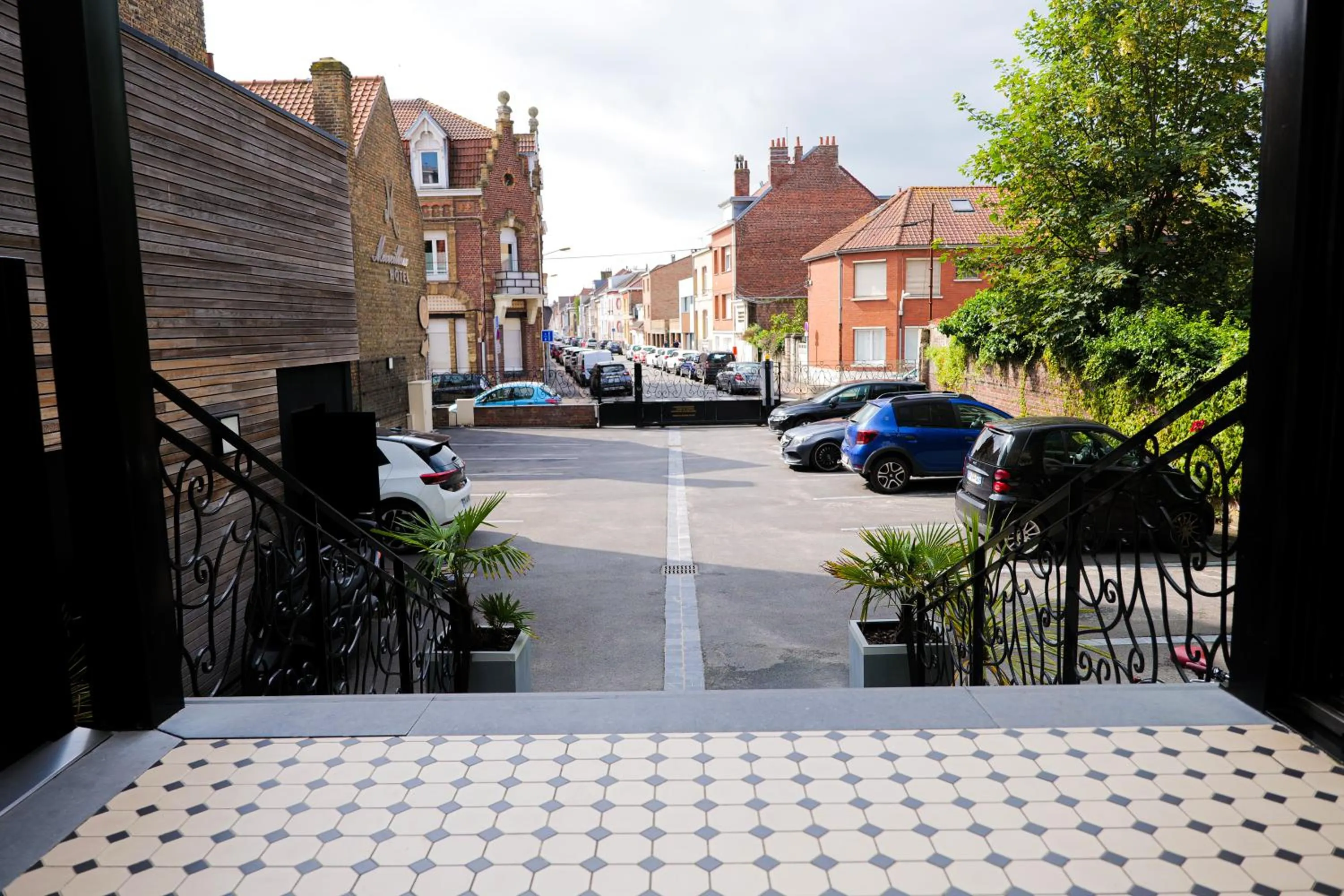 Parking in Hôtel Merveilleux Côté Mer