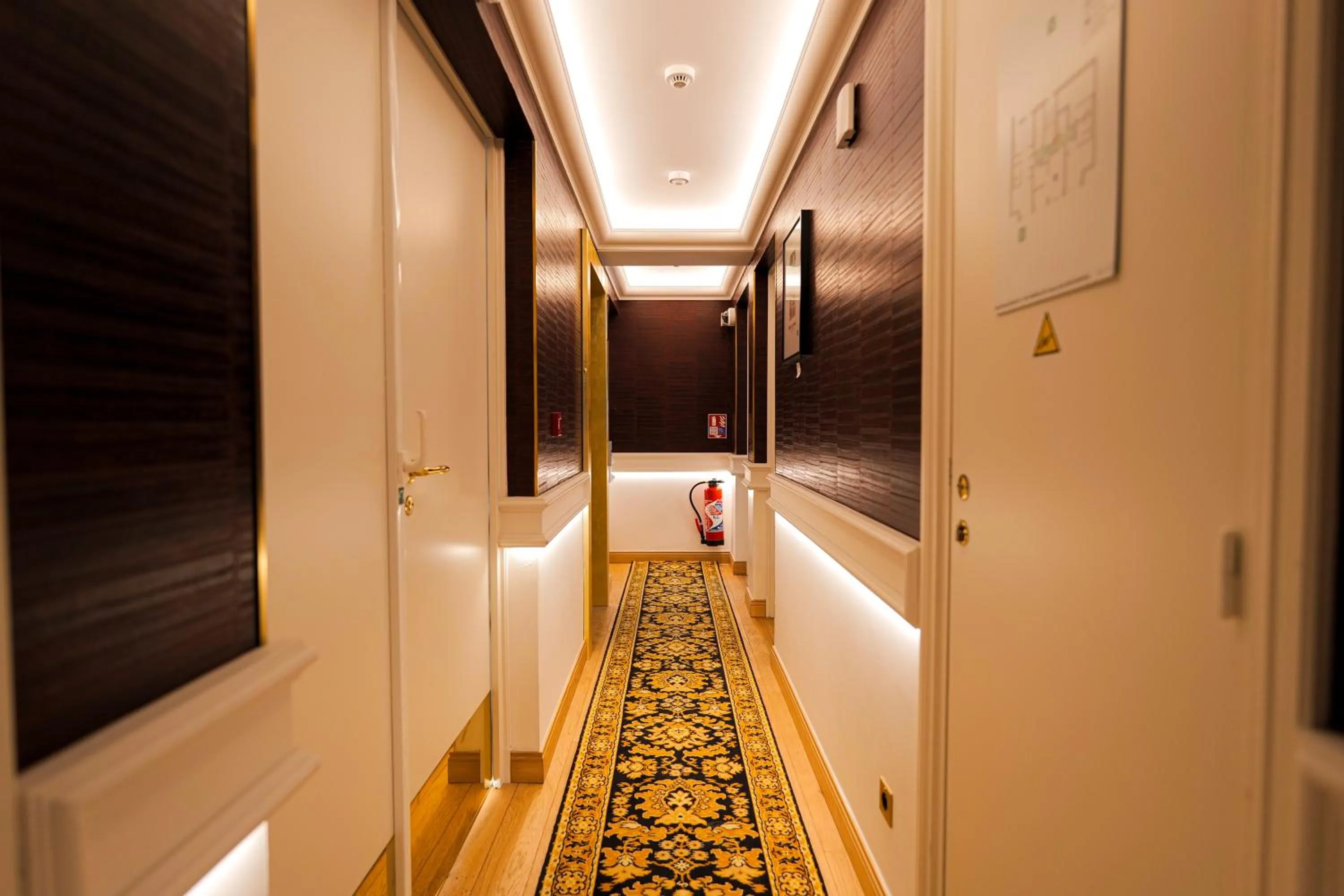 Property building in Hôtel Merveilleux Côté Mer