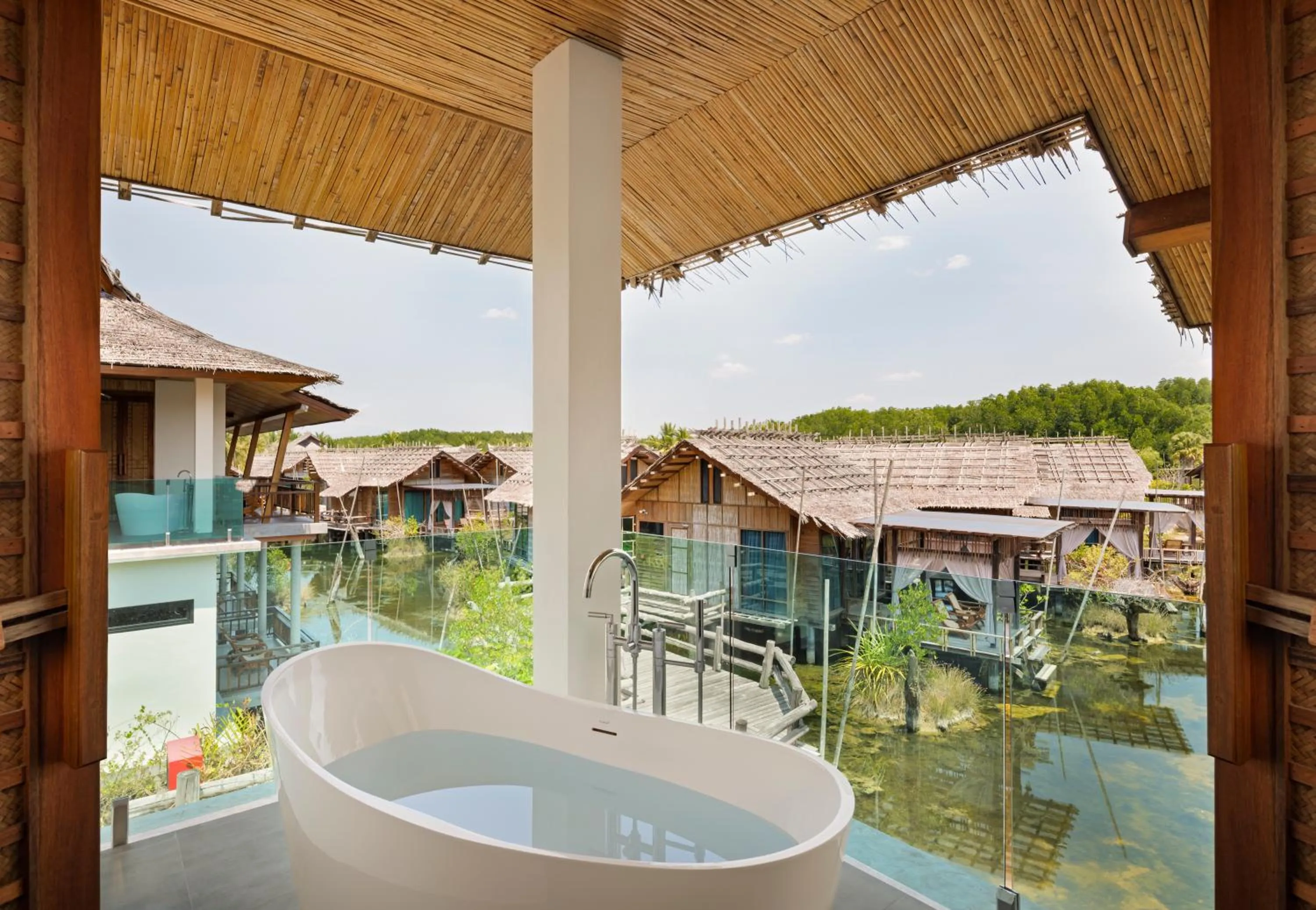 Bath in Venice Krabi Villa Resort