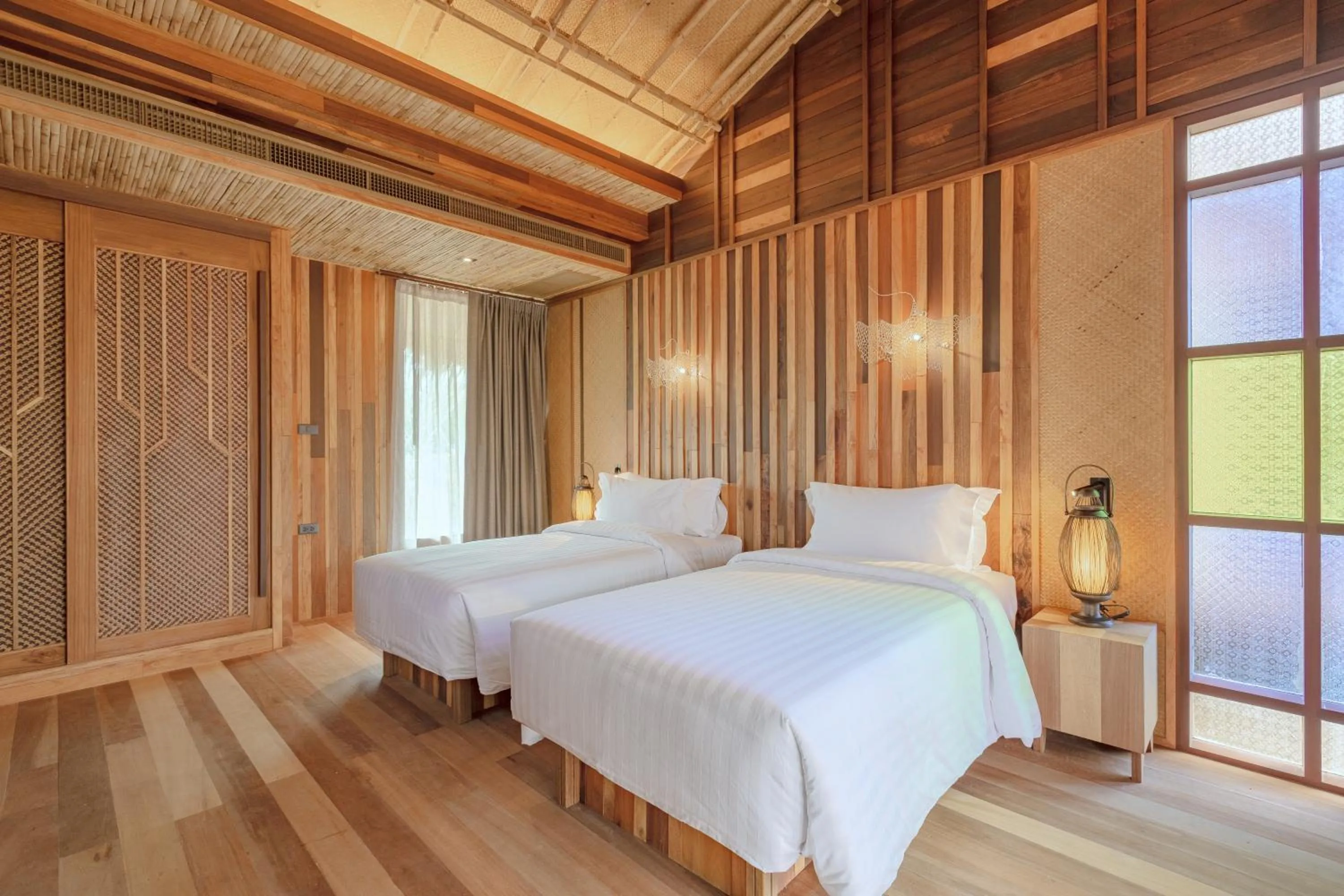 Bed in Venice Krabi Villa Resort