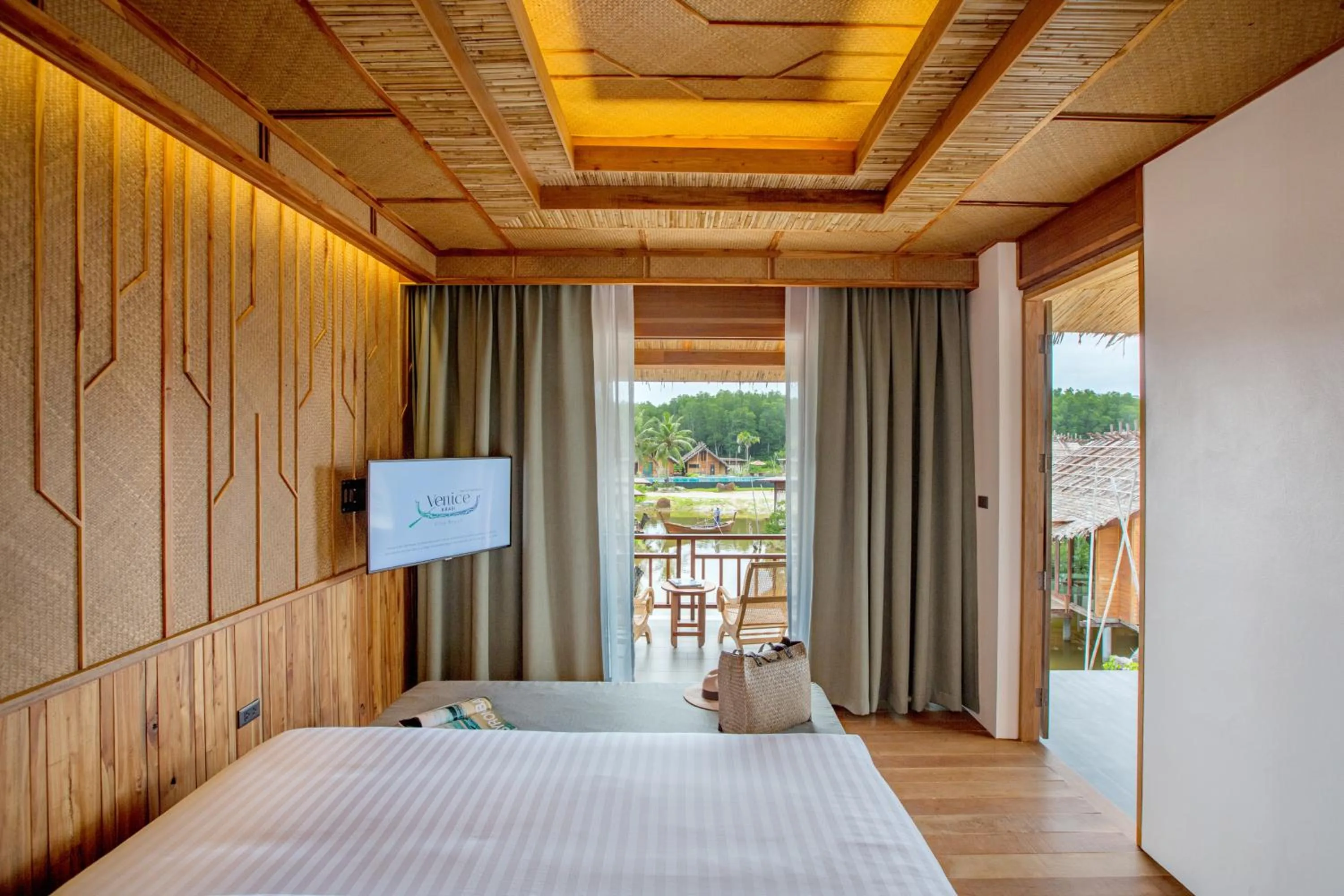 Bed in Venice Krabi Villa Resort