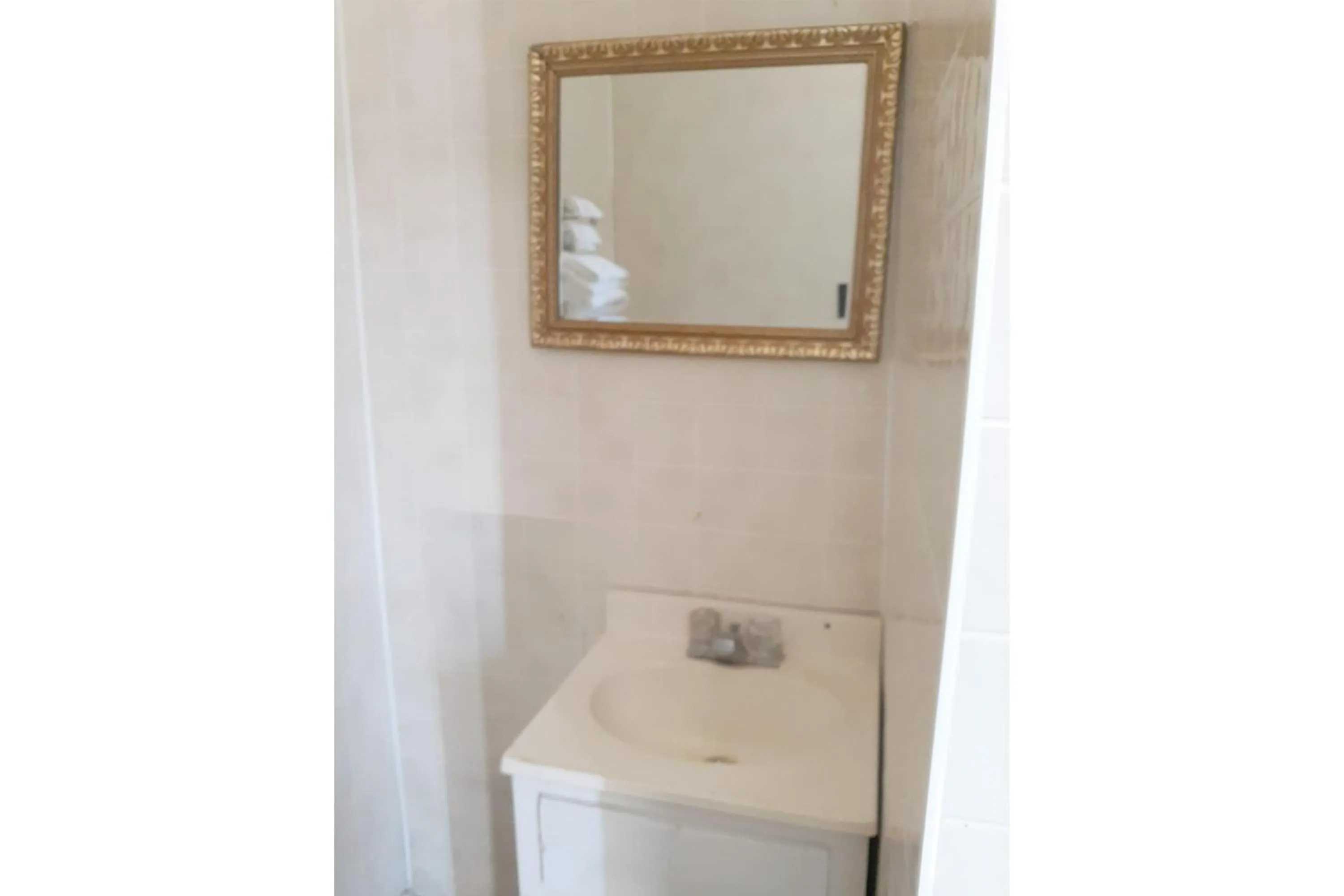 Bathroom in OYO Hotel Durant MS Bowling Green Rd