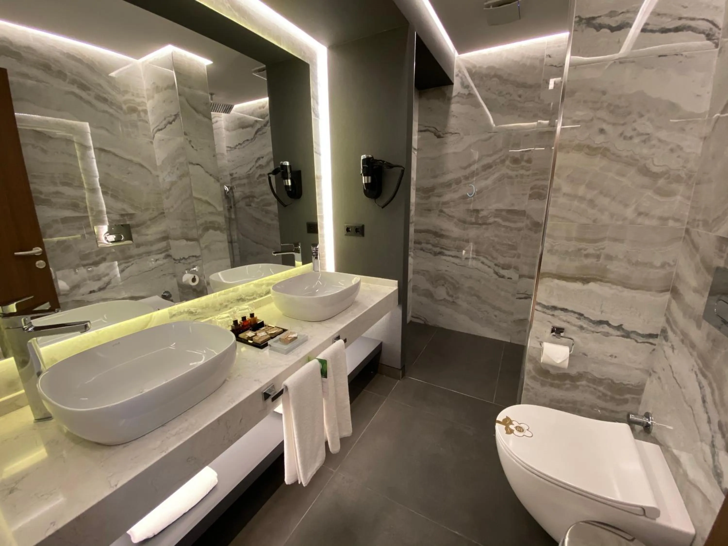 Shower in Vital Hotel Fulya Istanbul Sisli