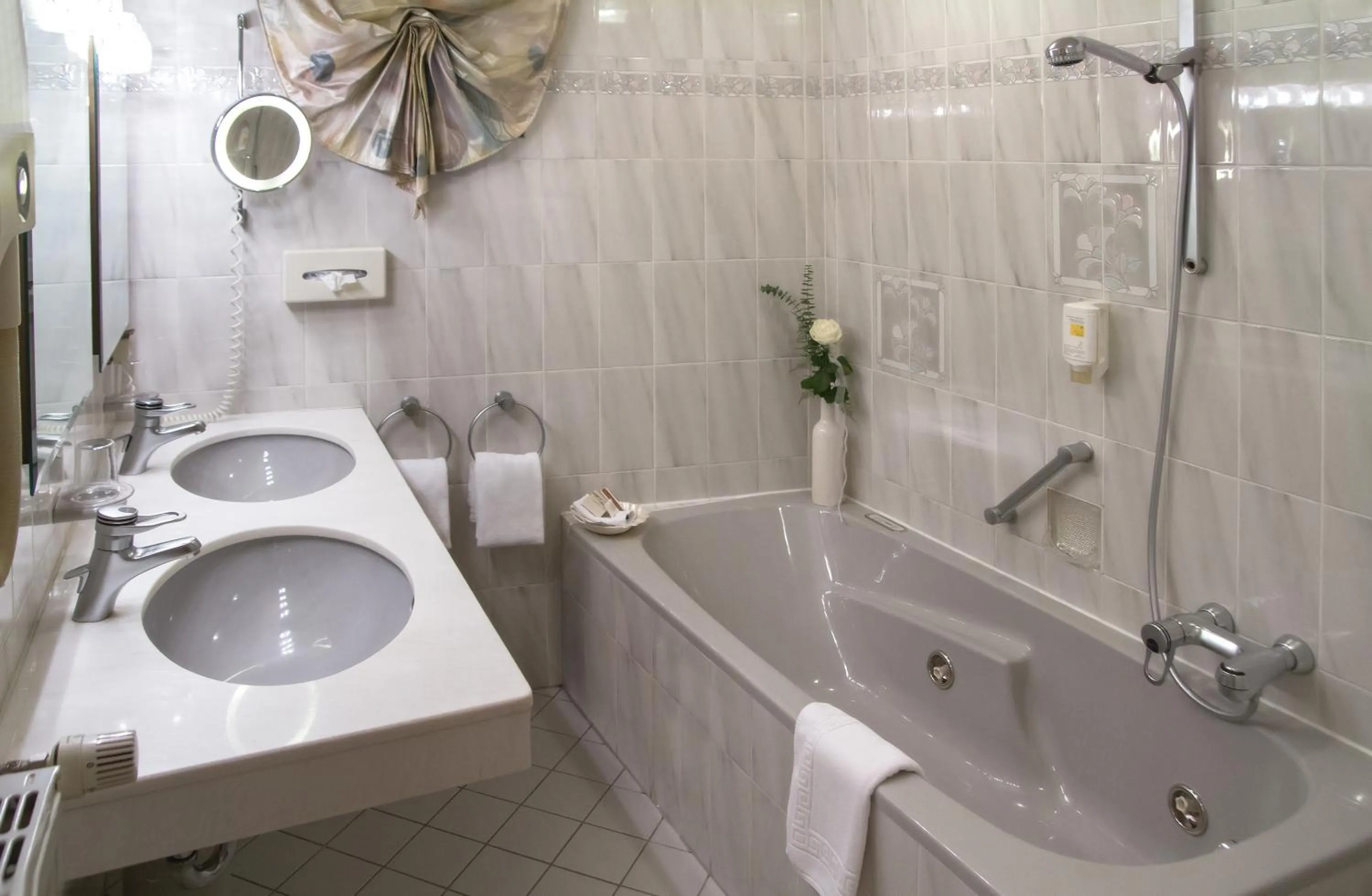 Shower in Rüters Parkhotel