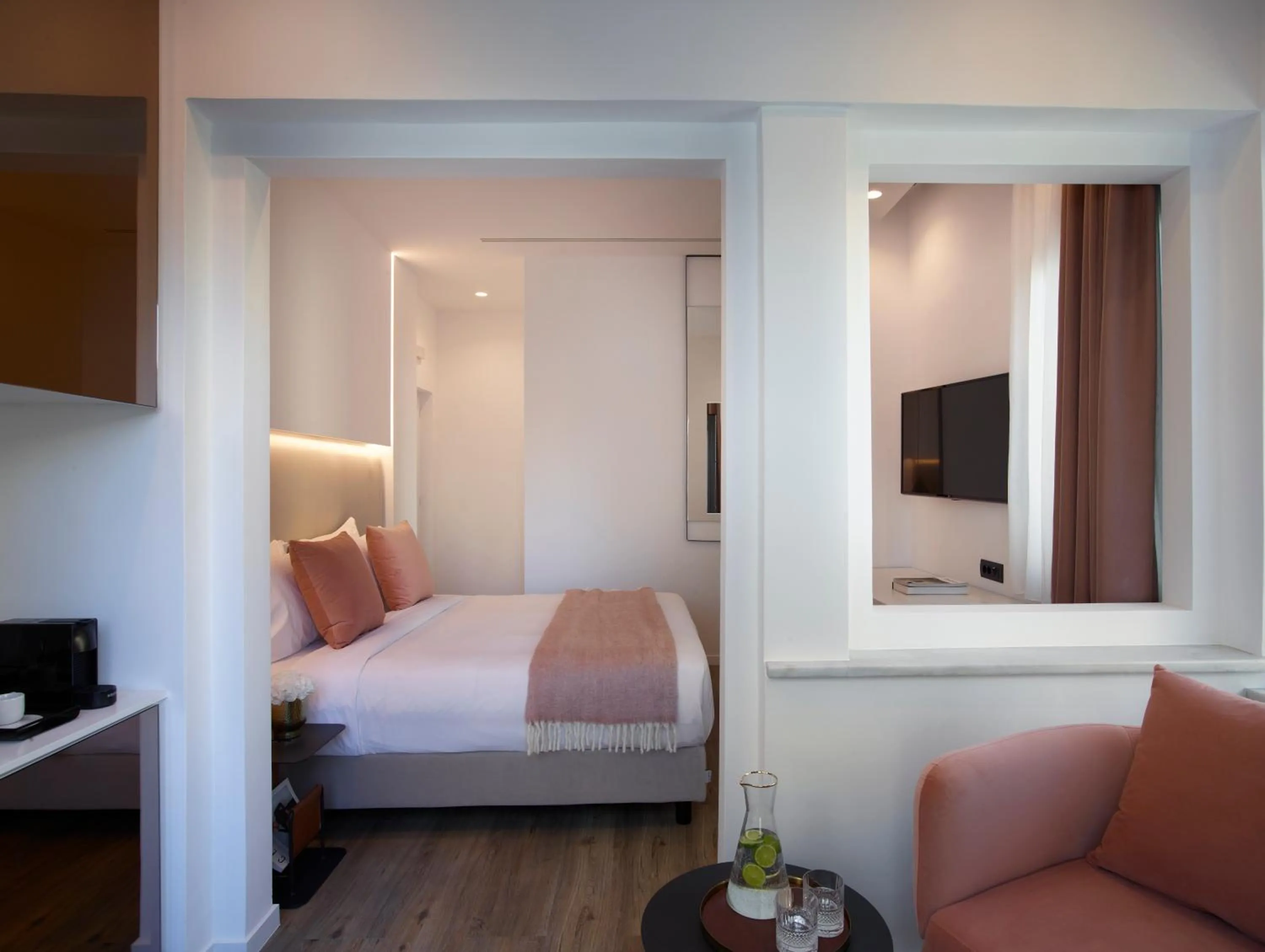 Photo of the whole room, Bed in The Marblous Athens