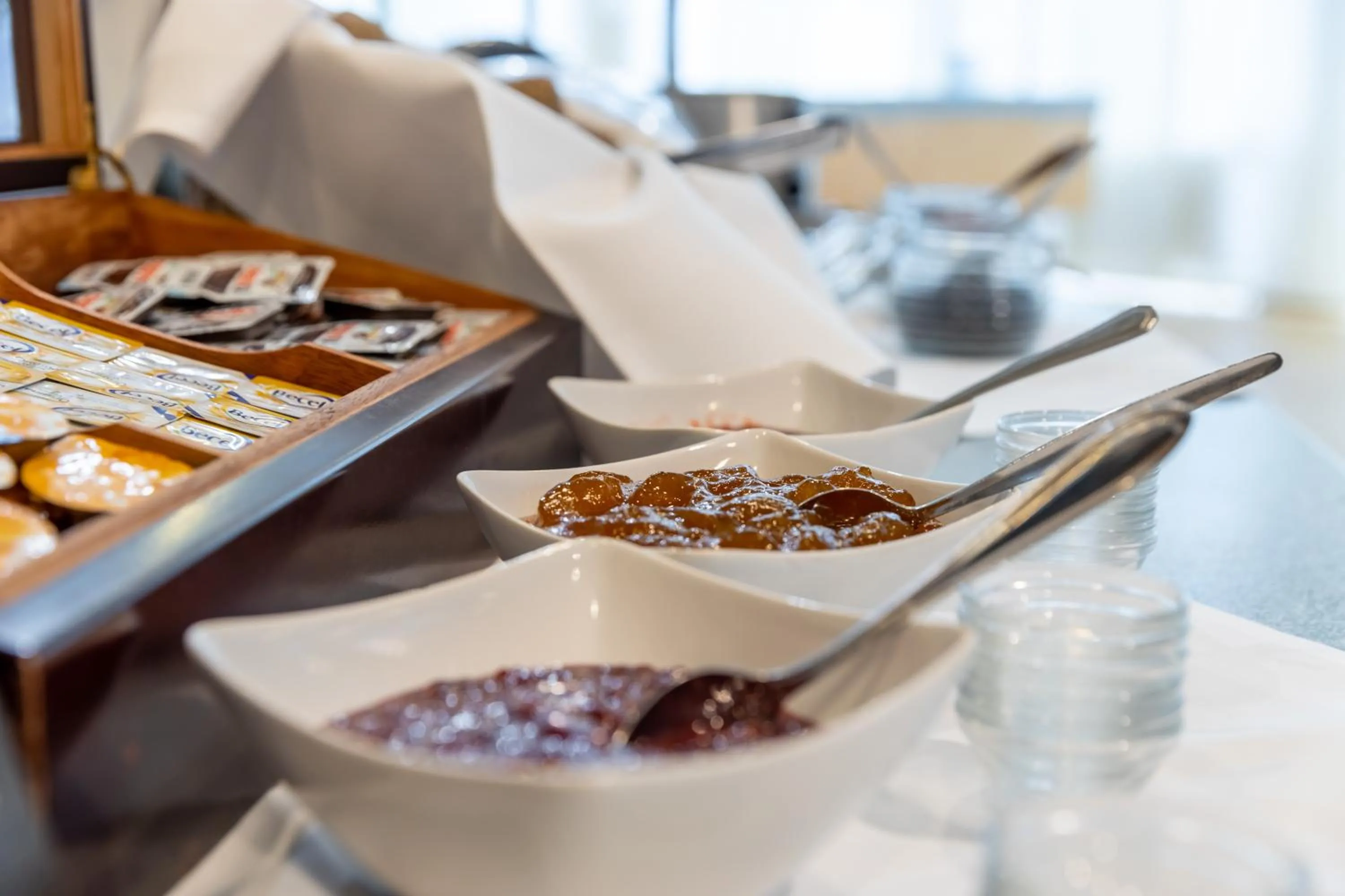 Food and drinks in Trip Inn Kongresshotel Frankfurt-Rodgau