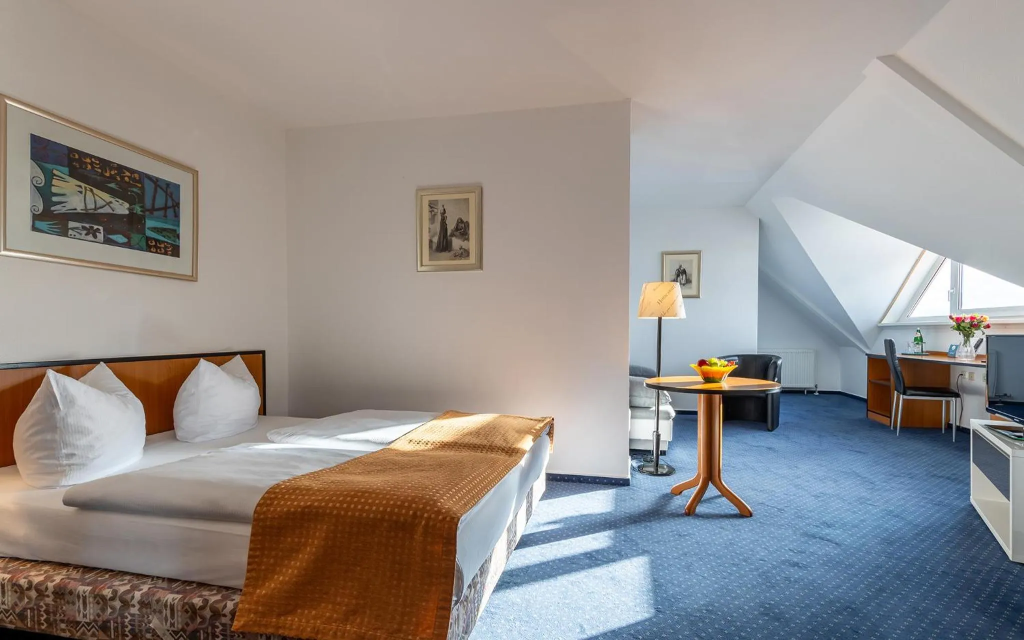 Photo of the whole room, Bed in Trip Inn Kongresshotel Frankfurt-Rodgau