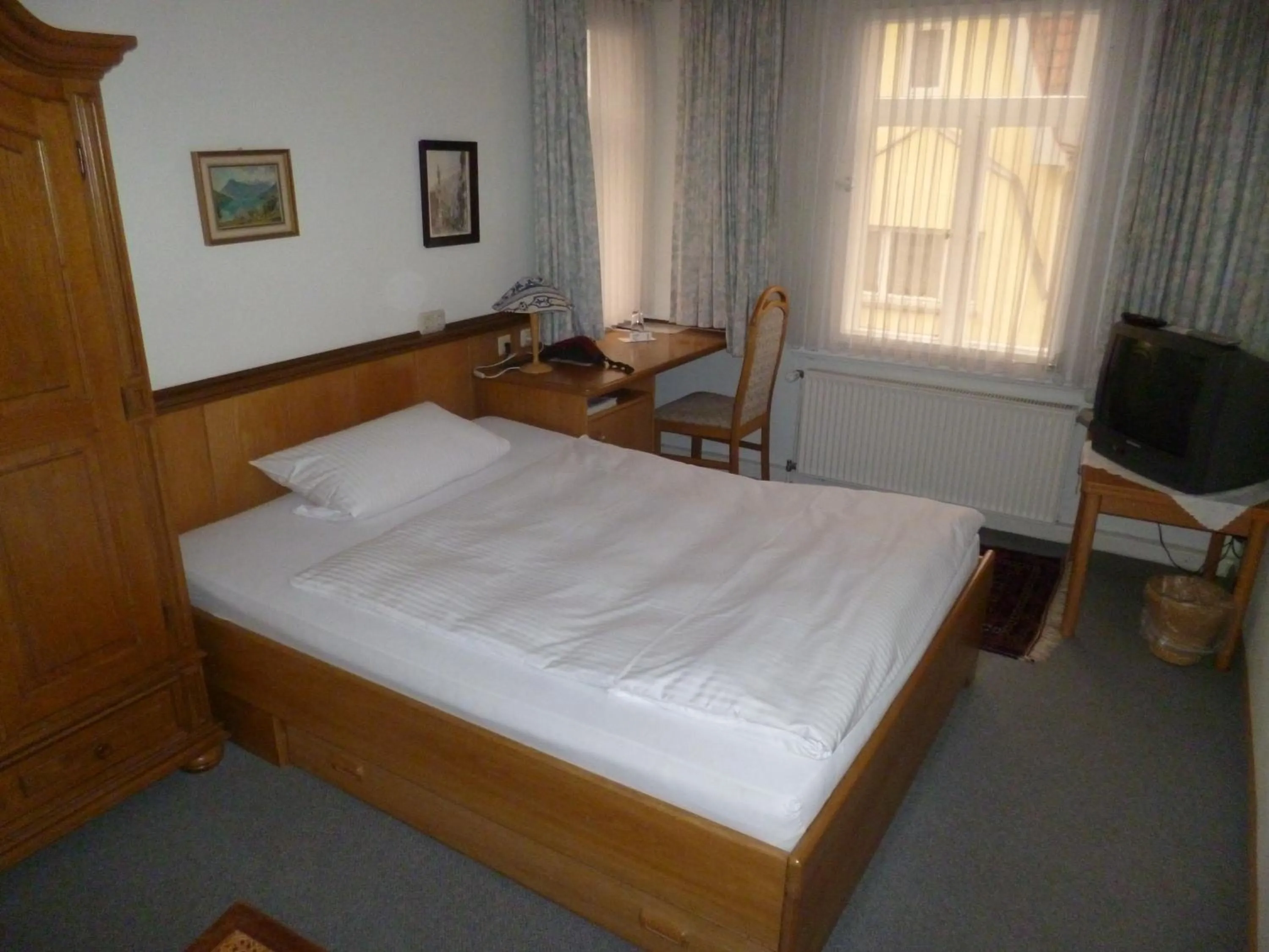 Photo of the whole room, Bed in Leisewitz' Garten