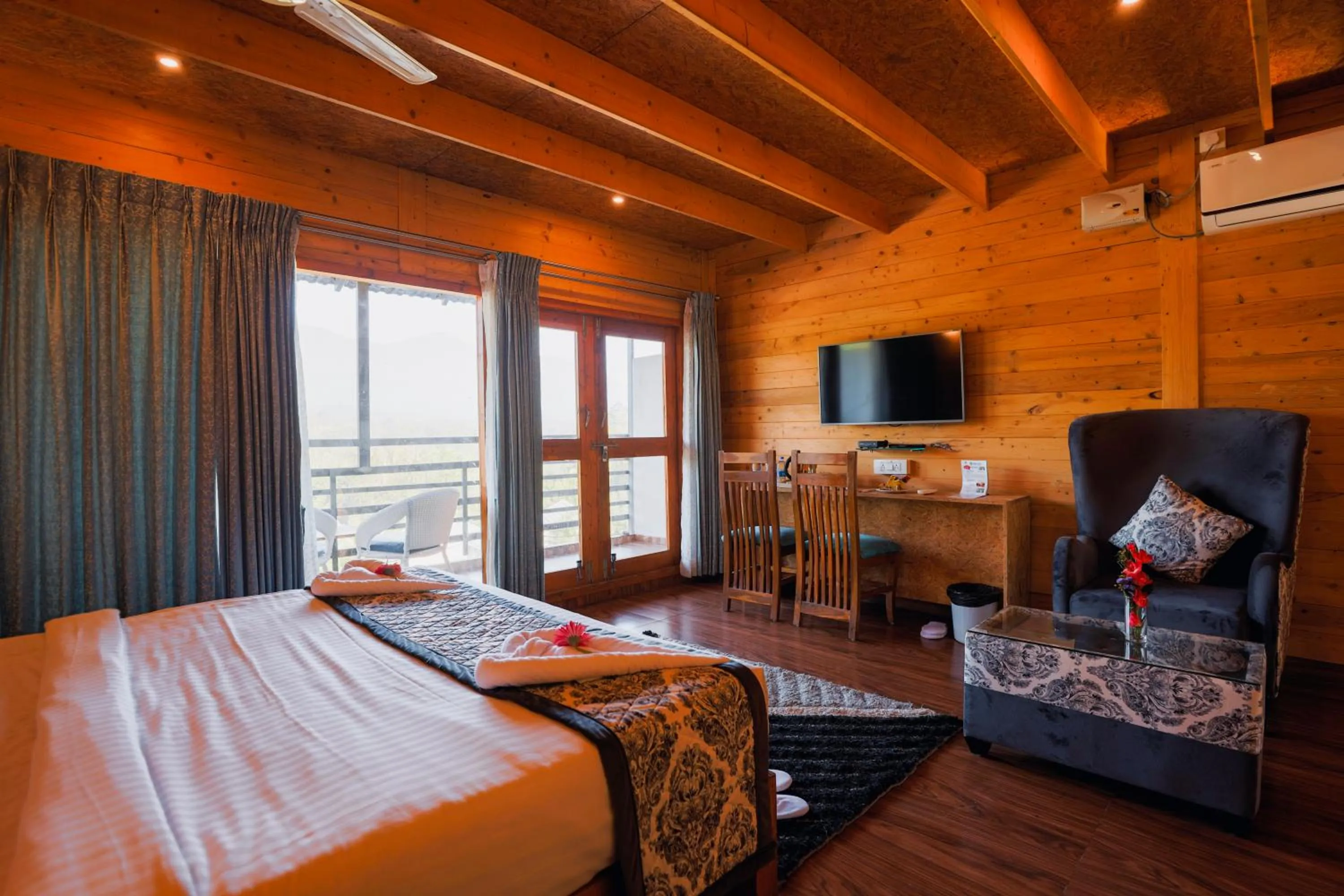 Bed in The Blossom Resort - Chikmagalur