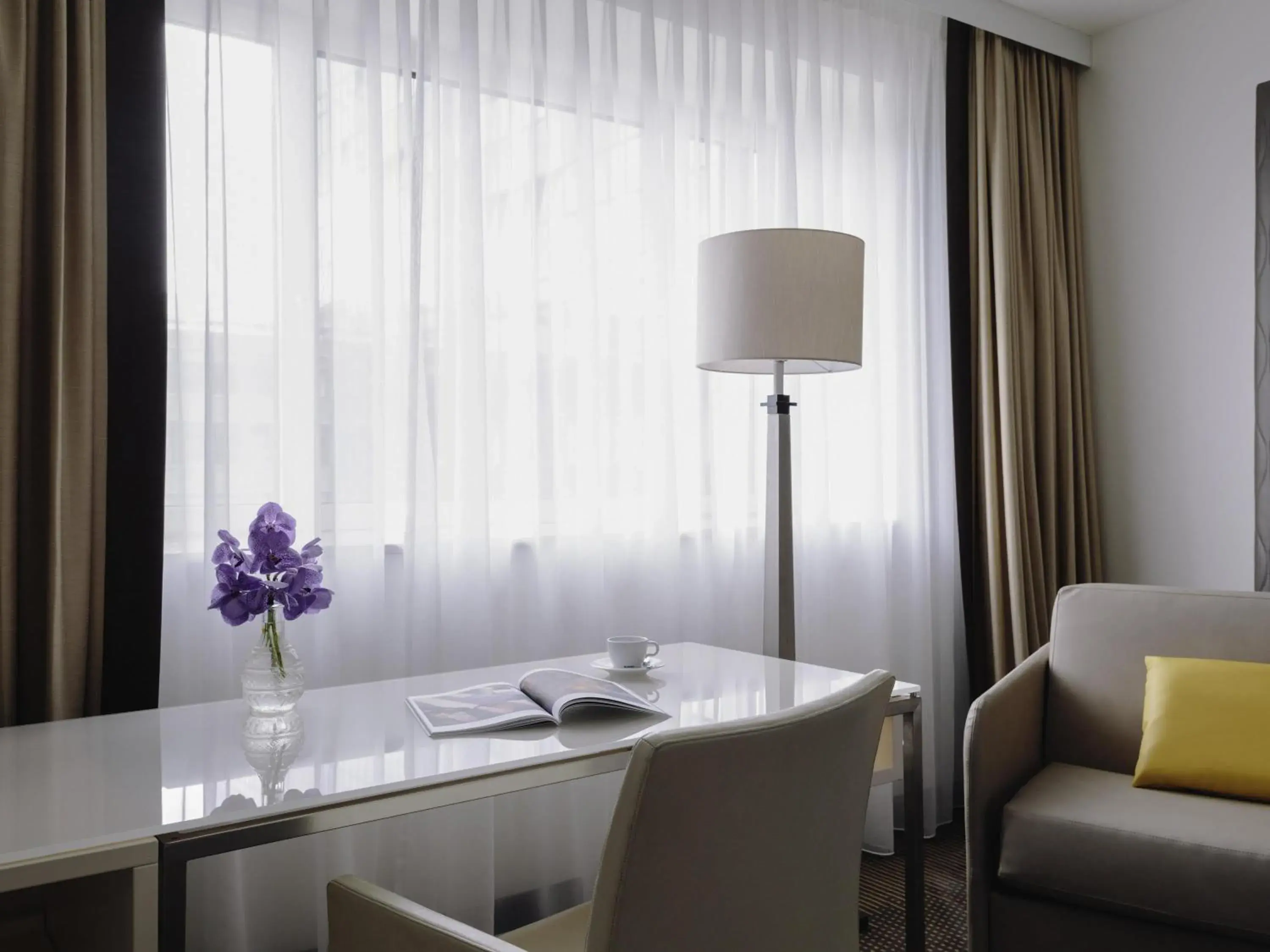 Deluxe Double or Twin Room in Pullman Berlin Schweizerhof Deluxe Double or Twin Room in Pullman Berlin Schweizerhof