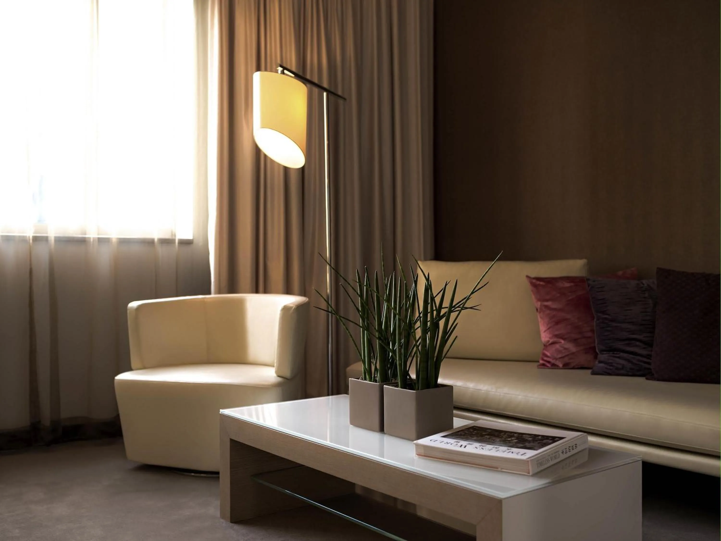 Bedroom in Pullman Berlin Schweizerhof