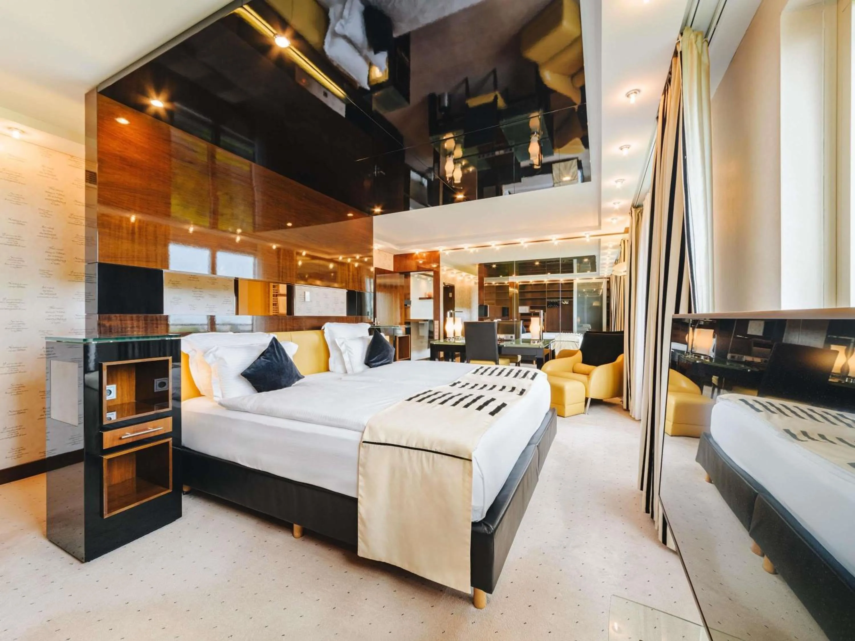 Bedroom, Bed in Pullman Berlin Schweizerhof