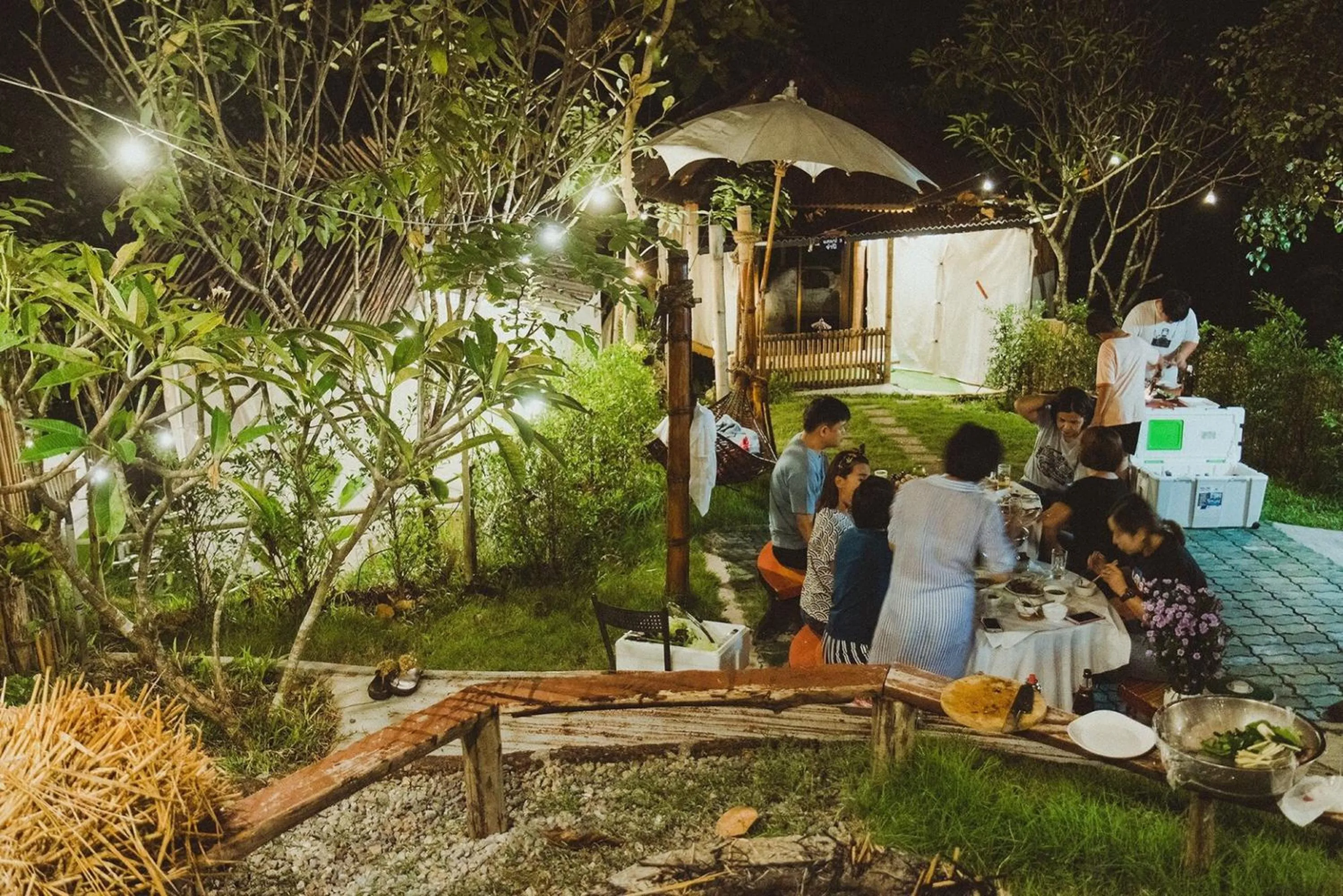 group of guests in Baansuan Chomchun