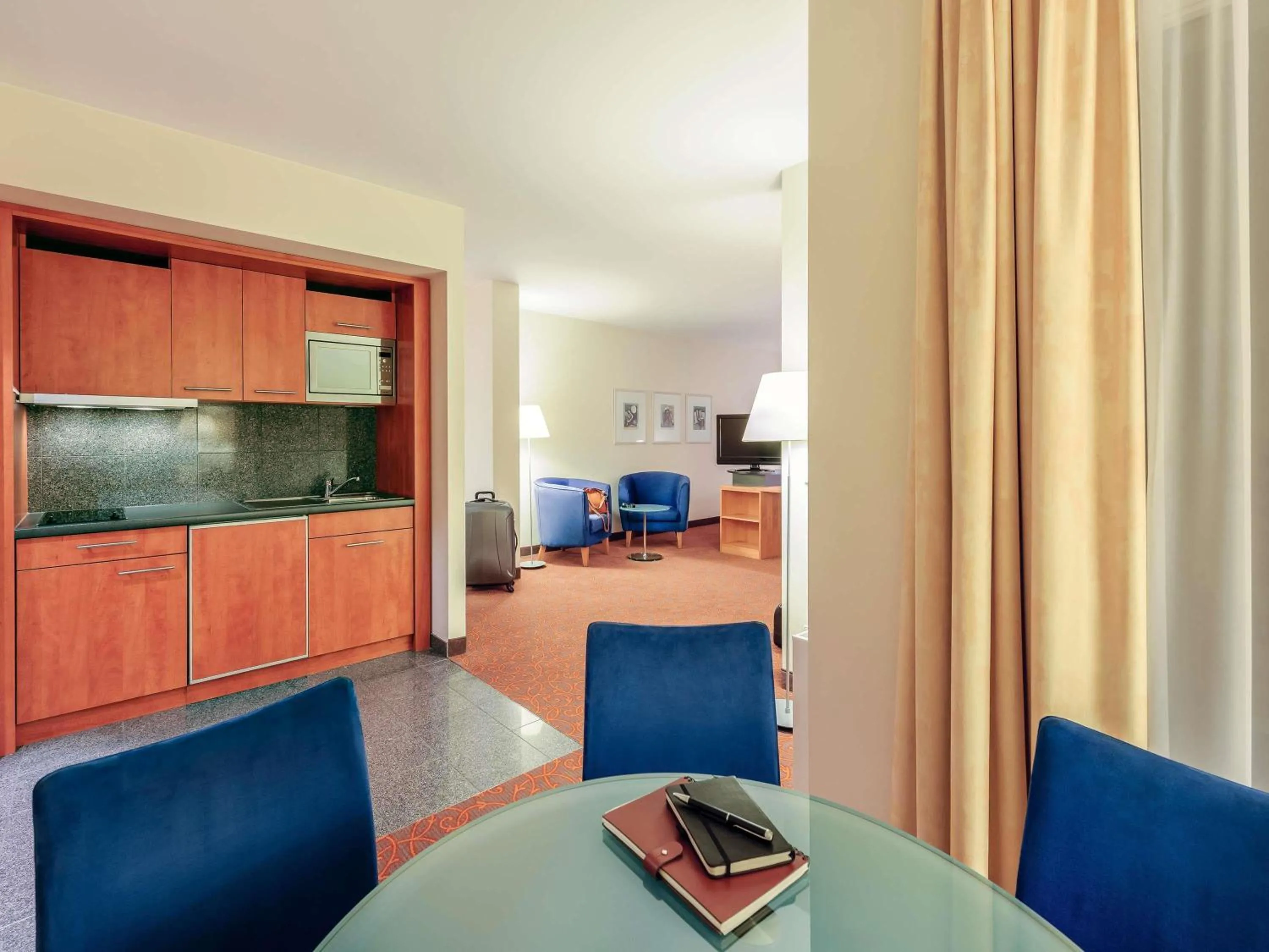 Bedroom in Mercure Hotel & Residenz Berlin Checkpoint Charlie