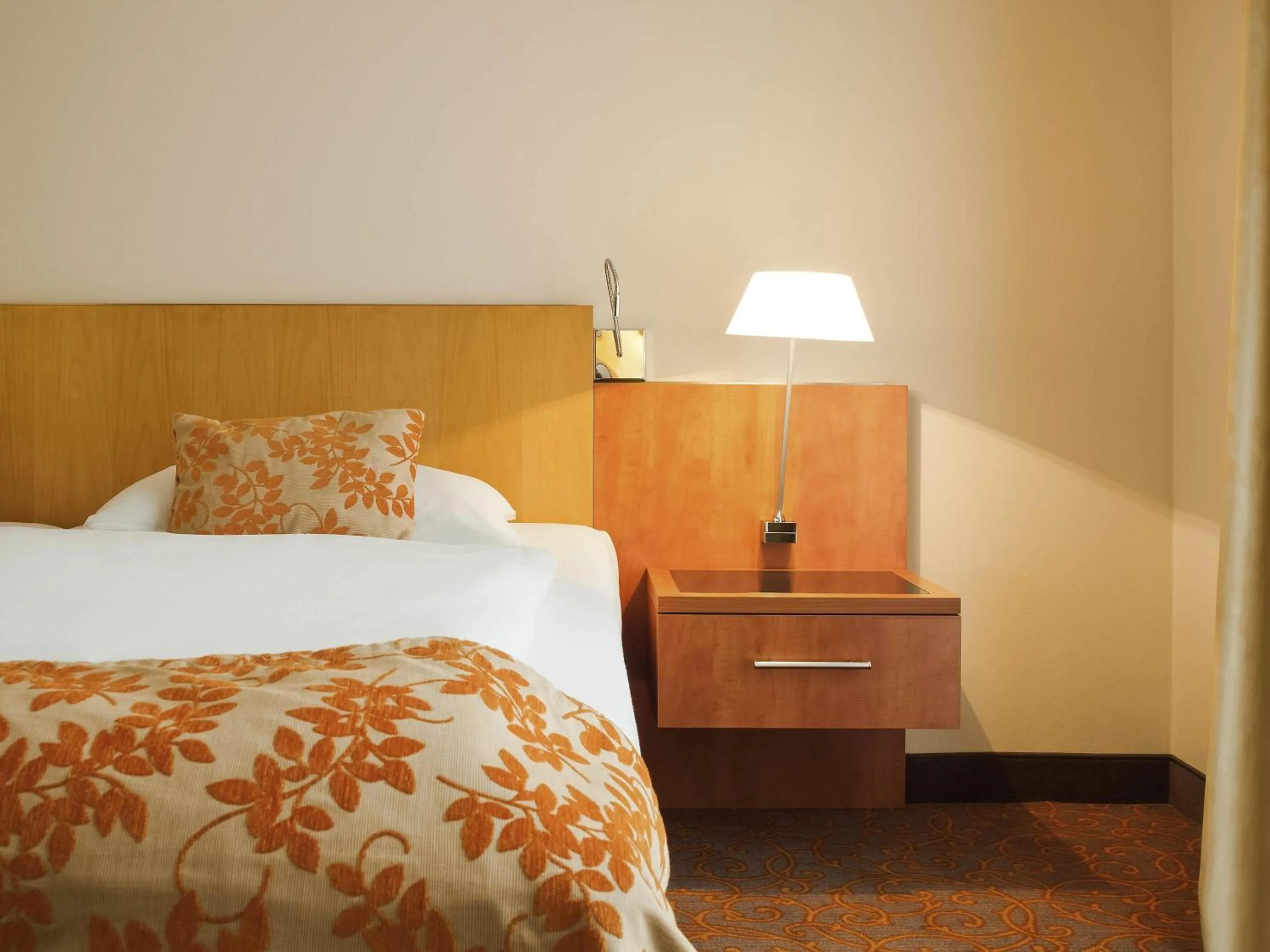 Bedroom, Bed in Mercure Hotel & Residenz Berlin Checkpoint Charlie