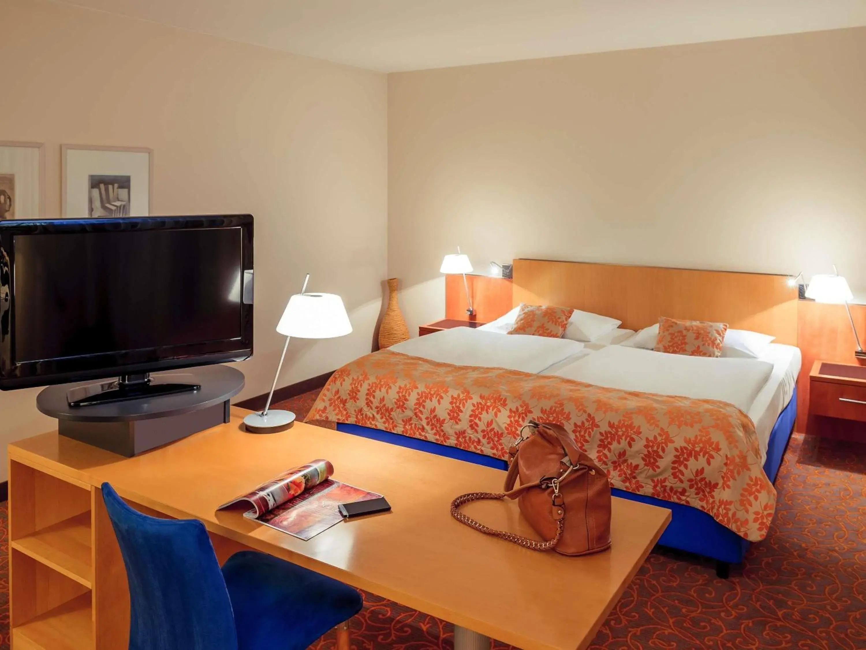 Large Double Room in Mercure Hotel & Residenz Berlin Checkpoint Charlie Large Double Room in Mercure Hotel & Residenz Berlin Checkpoint Charlie