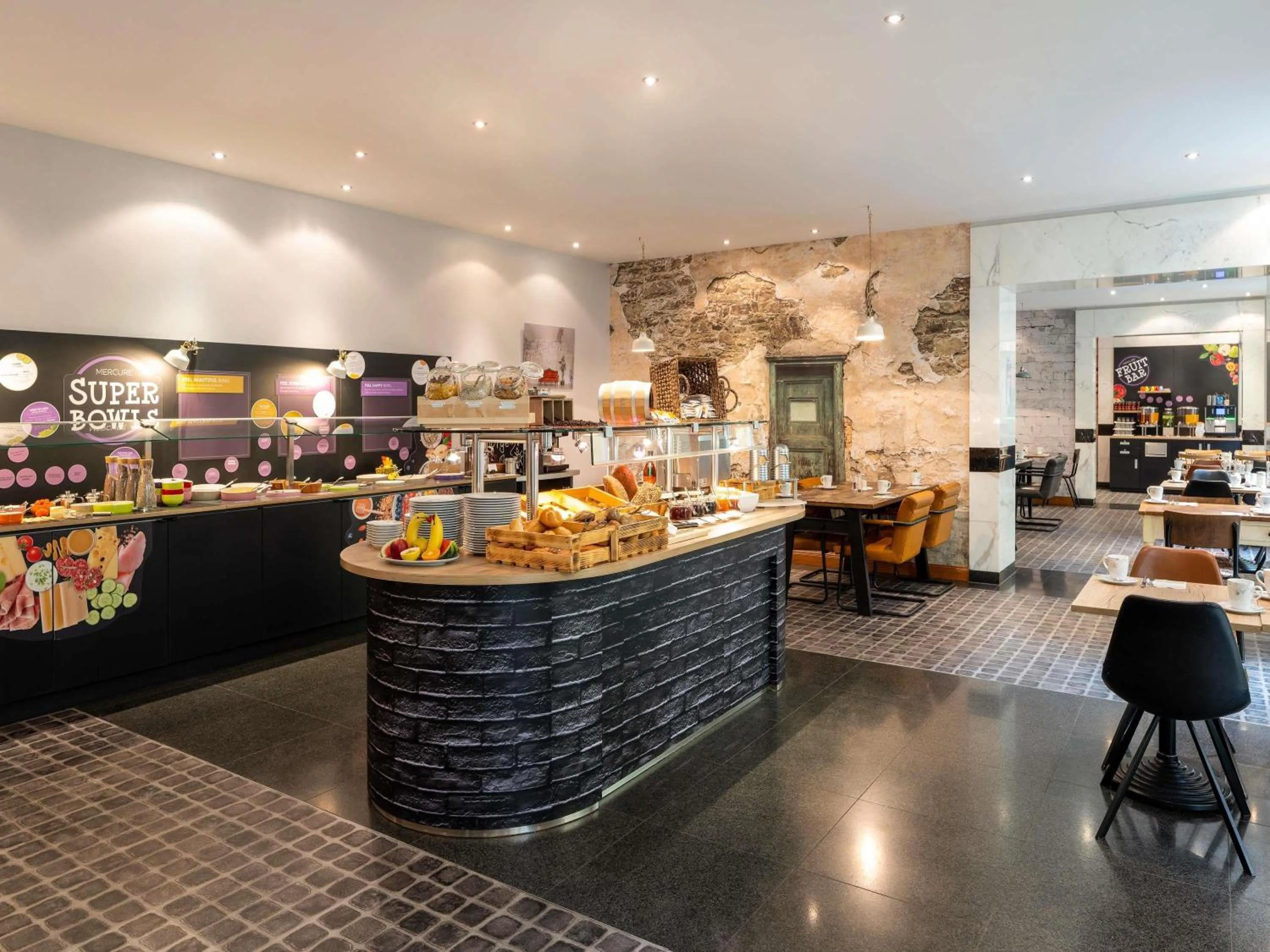 Breakfast in Mercure Hotel & Residenz Berlin Checkpoint Charlie