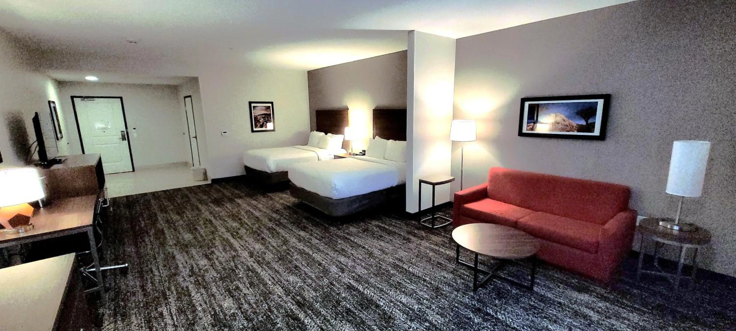 Bed in Best Western Plus Coachella Valley Inn & Suites