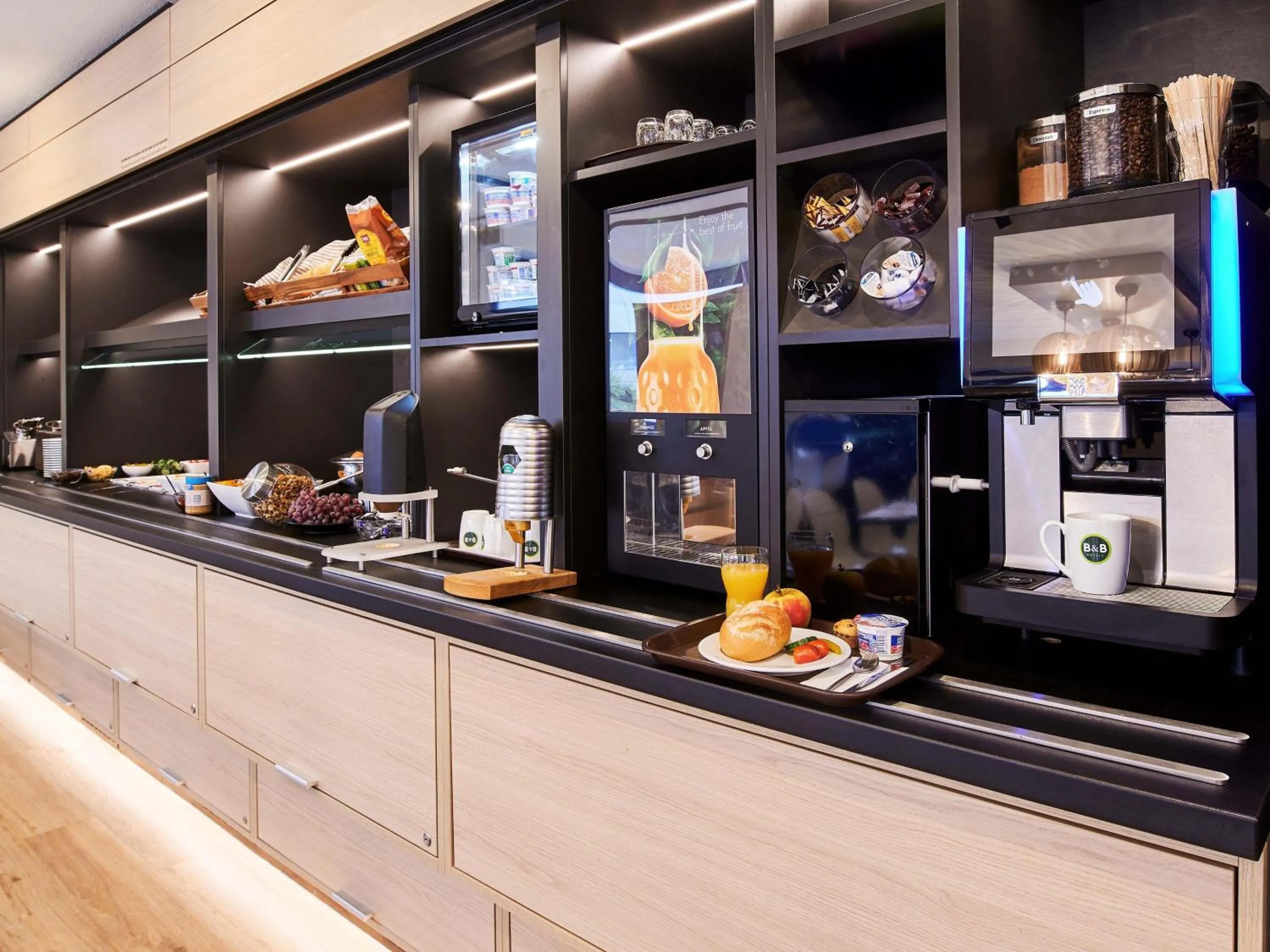 Restaurant/places to eat in B&B HOTEL Wiesbaden-Ost