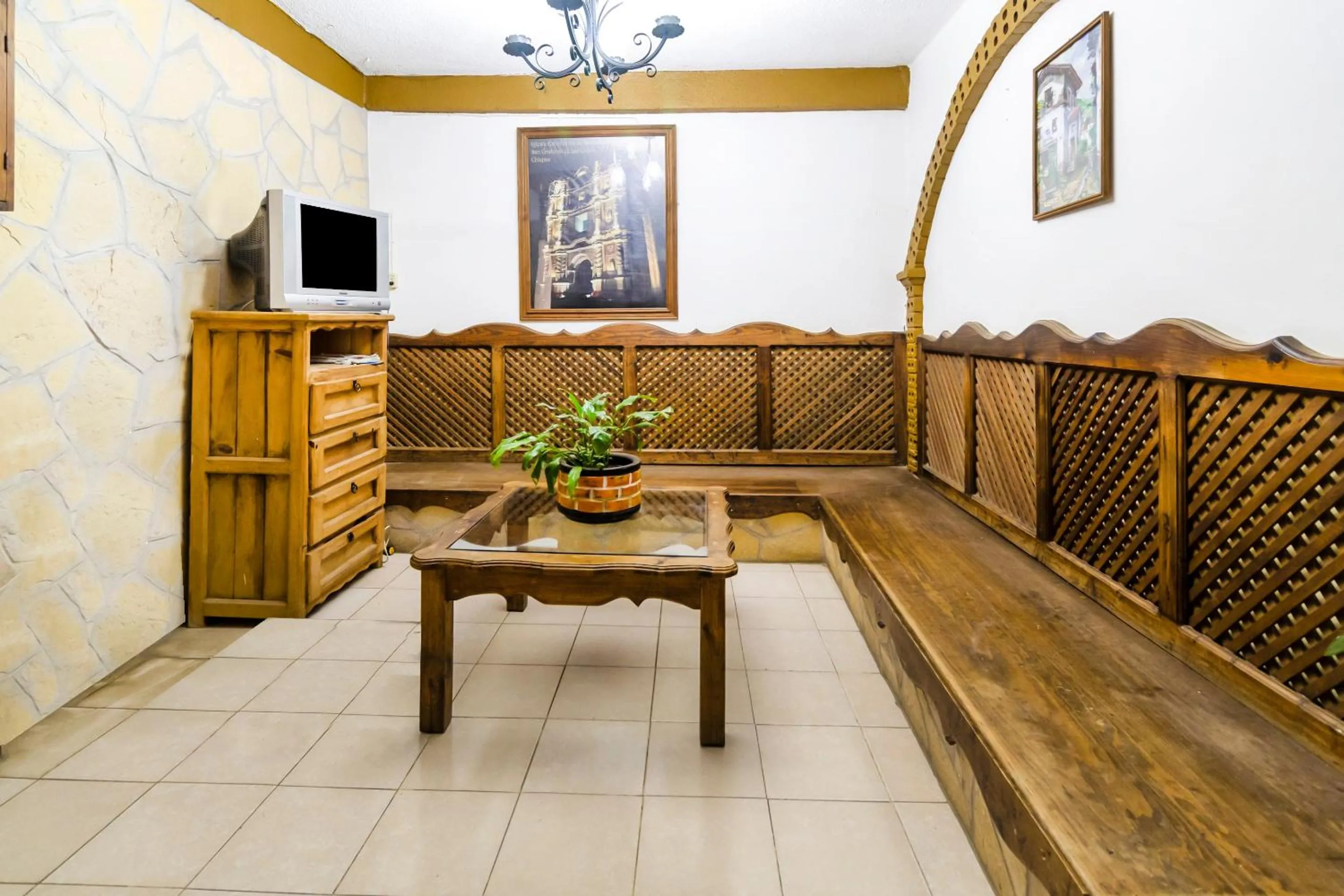 Lobby or reception in OYO Hotel La Luna, Templo de Santo Domingo de Guzmán