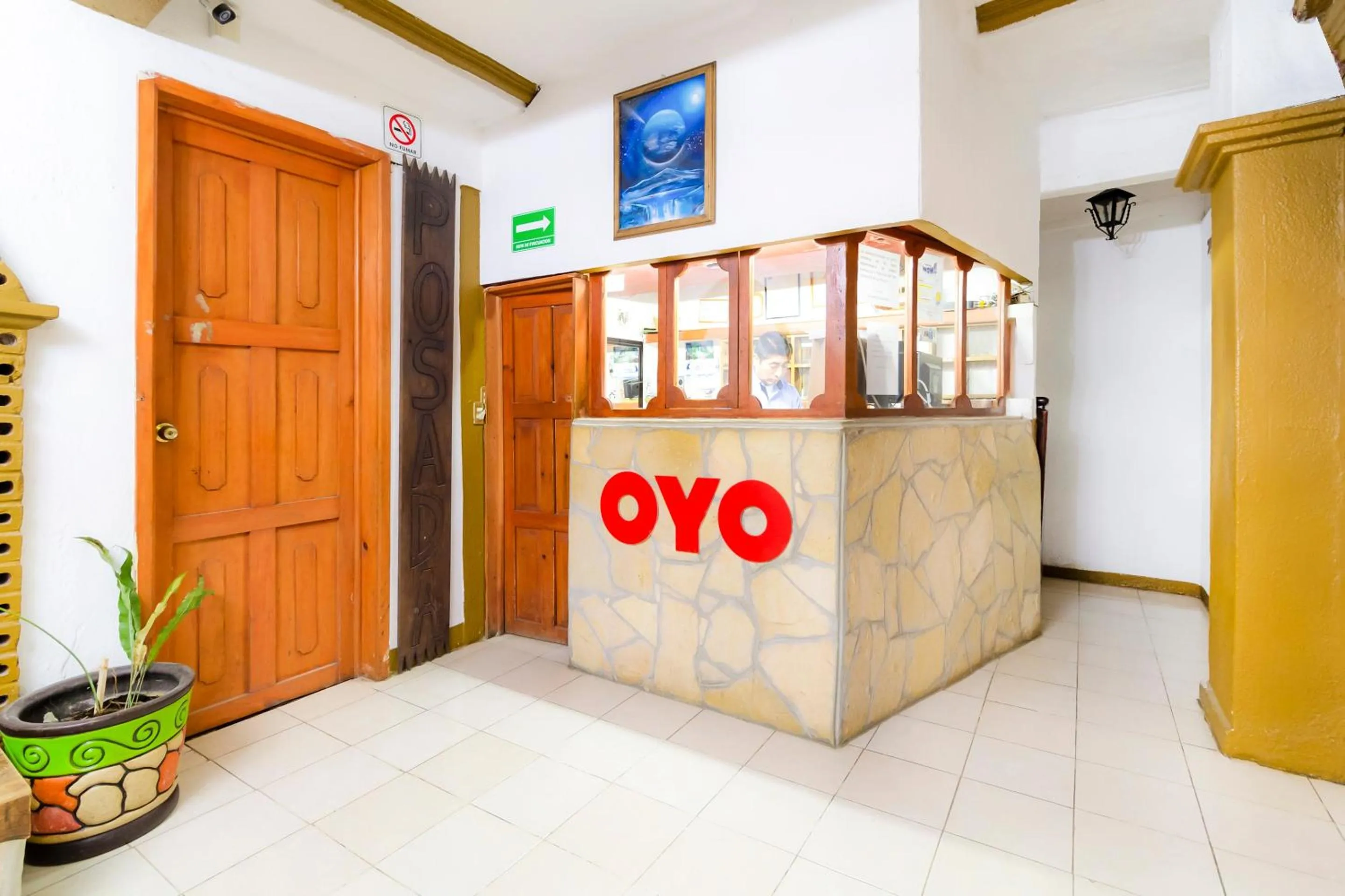 Lobby or reception in OYO Hotel La Luna, Templo de Santo Domingo de Guzmán