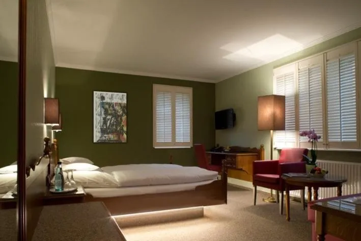 Photo of the whole room in Hotel und Weinhaus Zum Krug