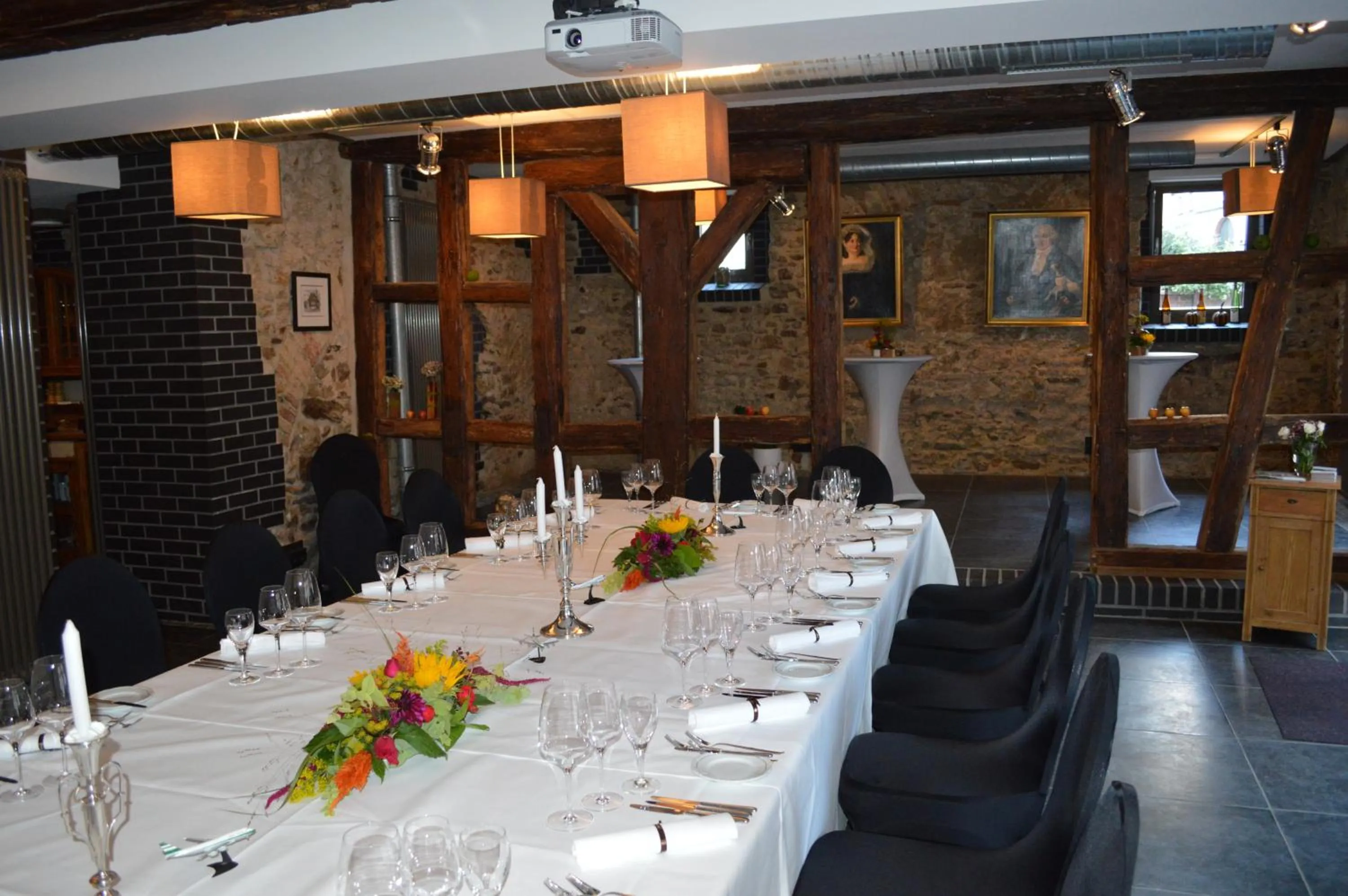 Restaurant/places to eat in Hotel und Weinhaus Zum Krug