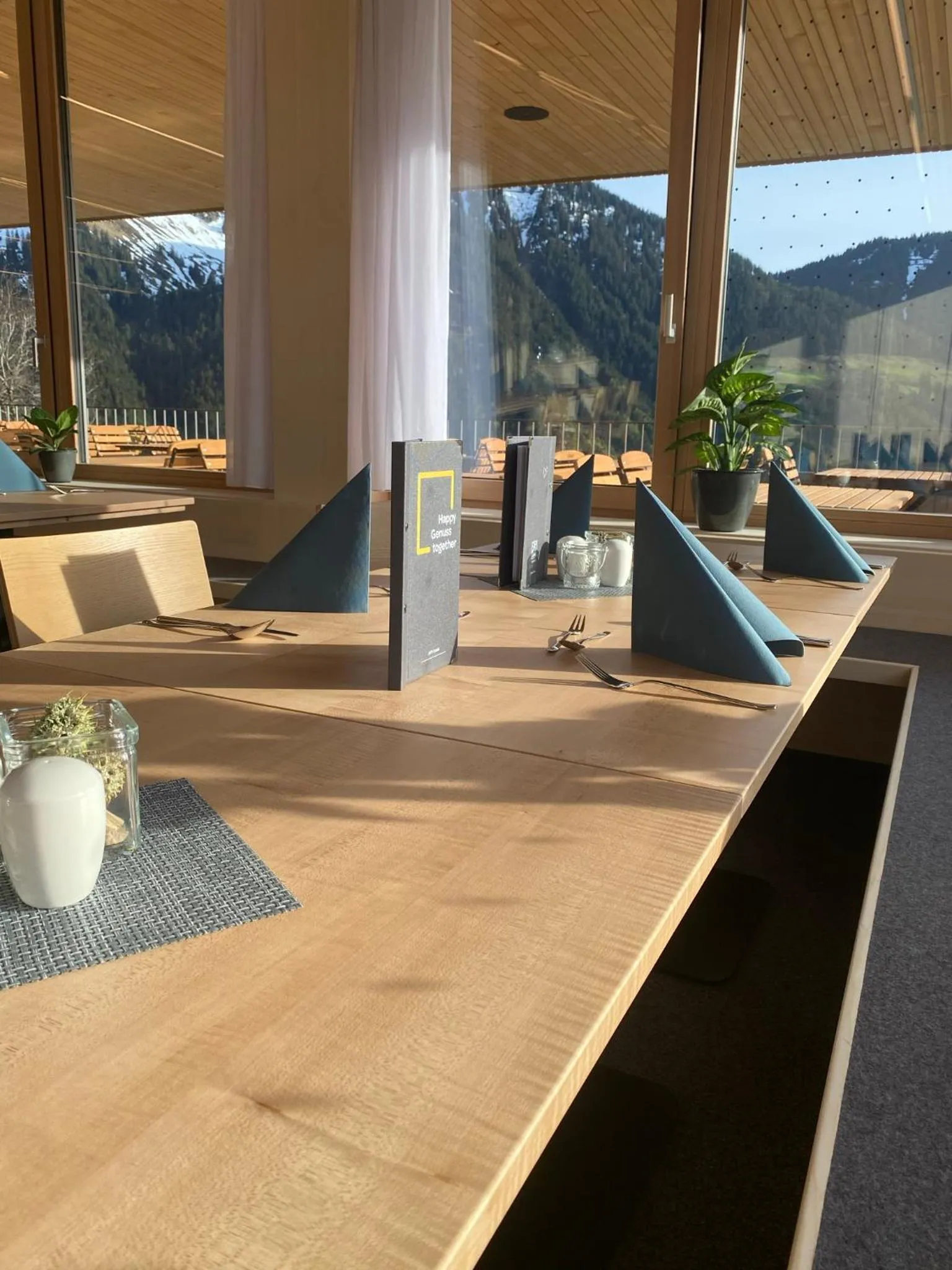 Restaurant/places to eat in JUFA Hotel Laterns - Klangholzhus