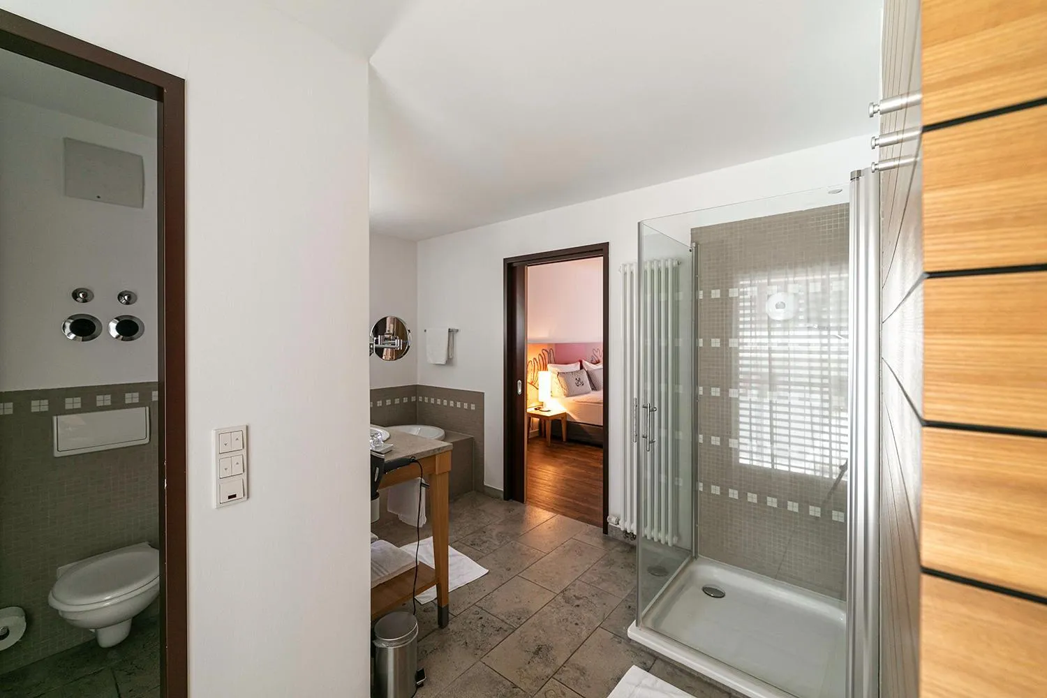 Shower in Hotel Begardenhof