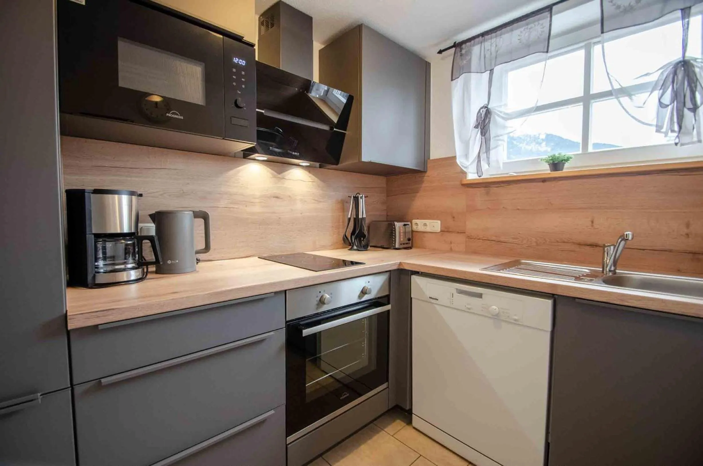 Coffee/tea facilities in Hotel Ferienhaus Fux