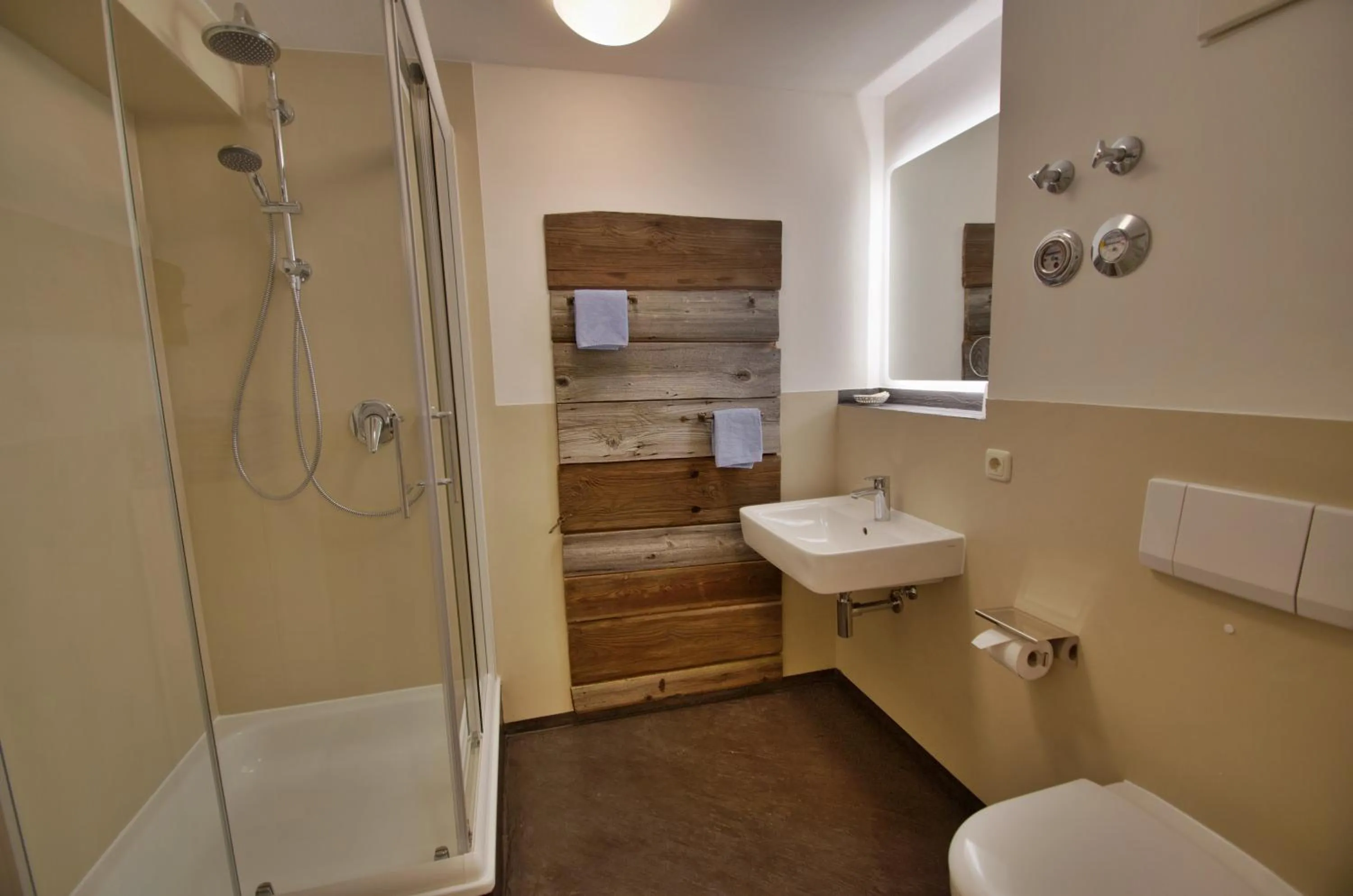 Shower in Hotel Ferienhaus Fux