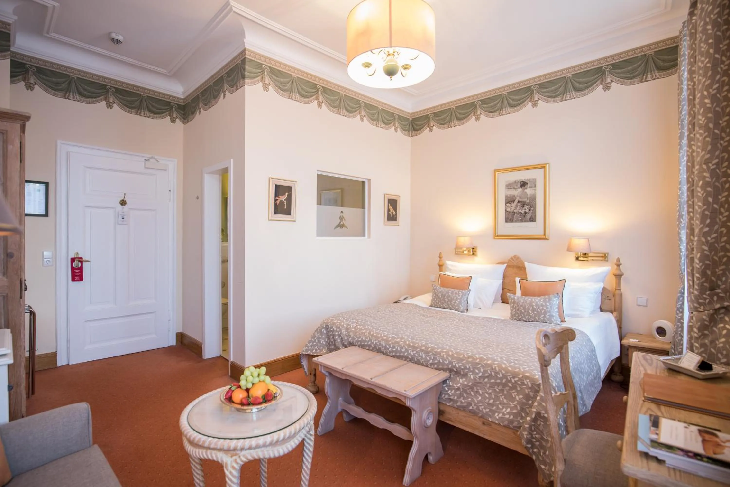 Photo of the whole room, Bed in Hotel Der Kleine Prinz