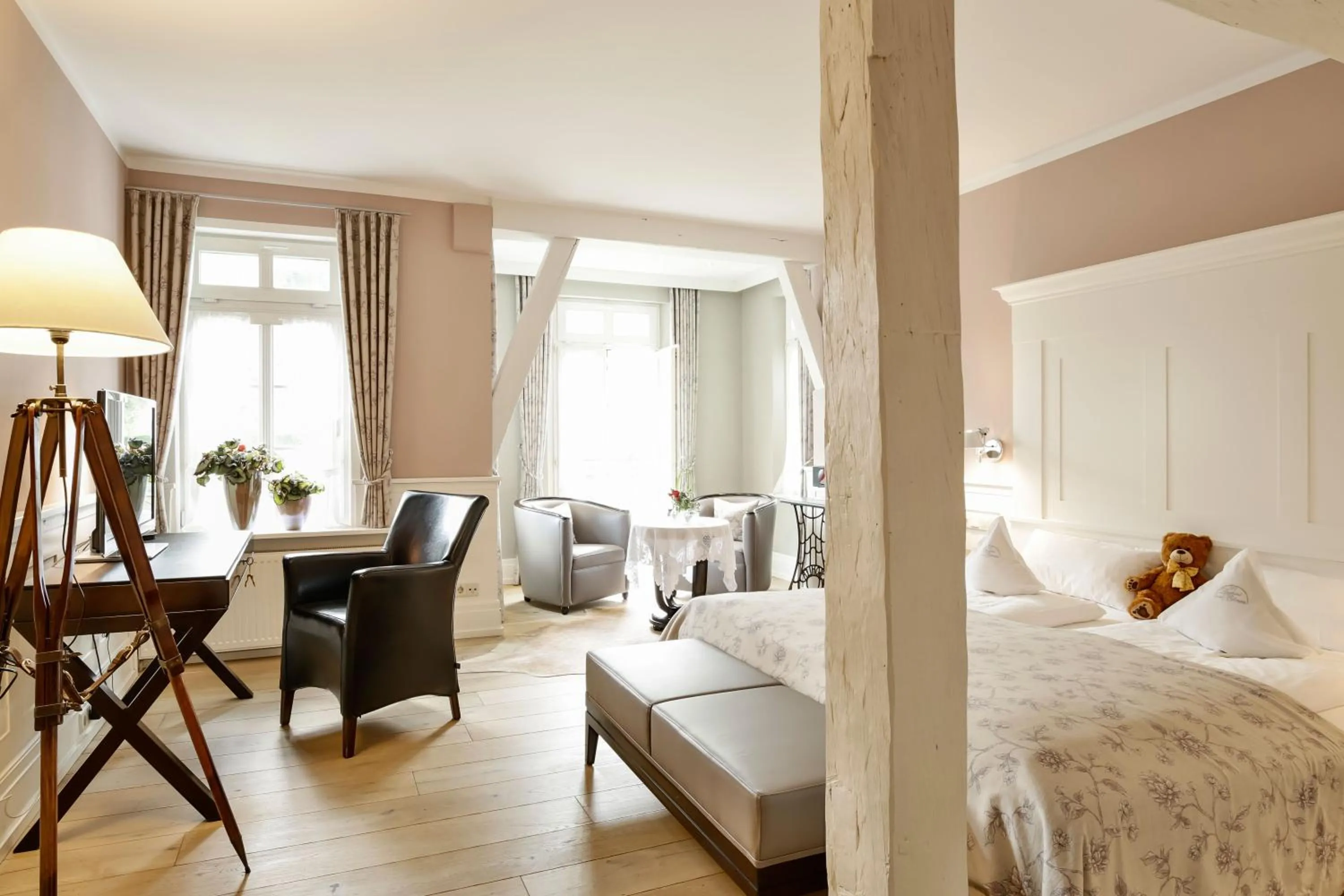 Photo of the whole room, Bed in Landhotel Zum Bären