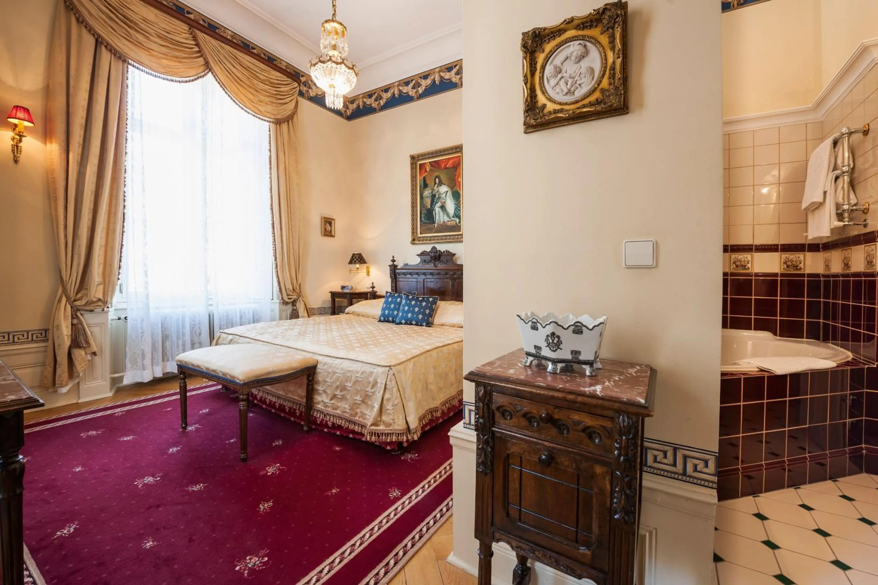 Photo of the whole room in Hotel Belle Epoque