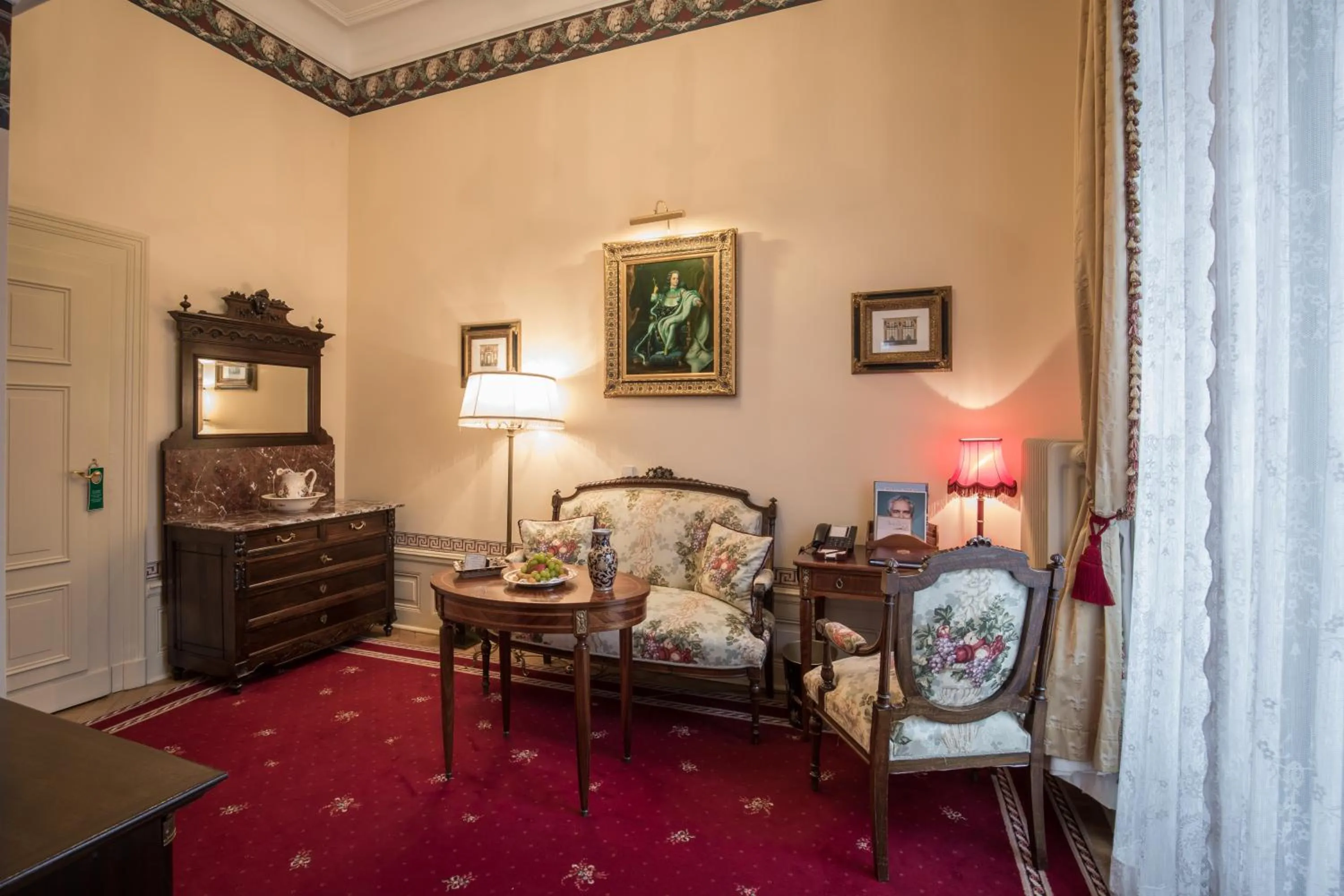 Photo of the whole room in Hotel Belle Epoque