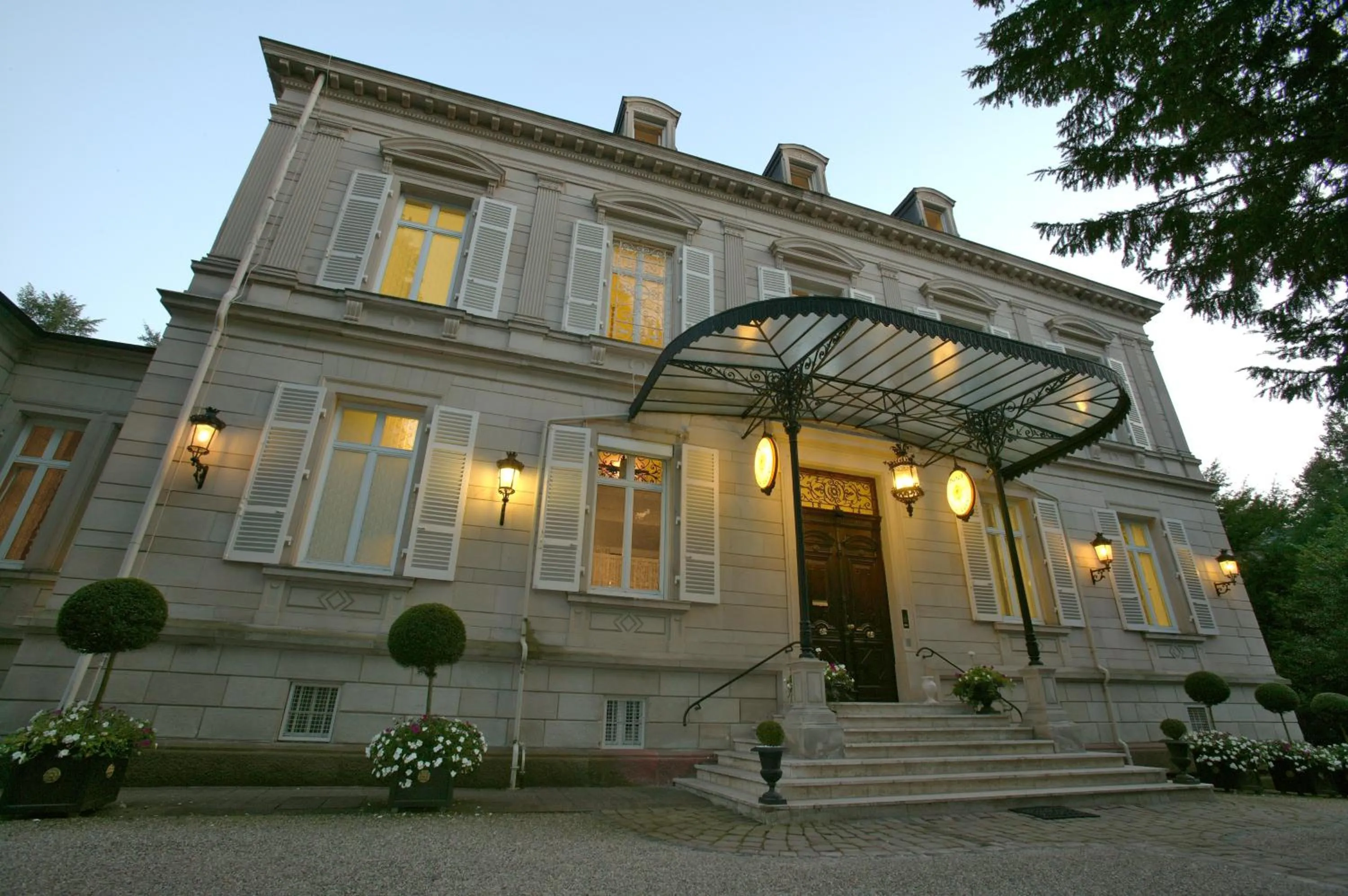 Property building in Hotel Belle Epoque