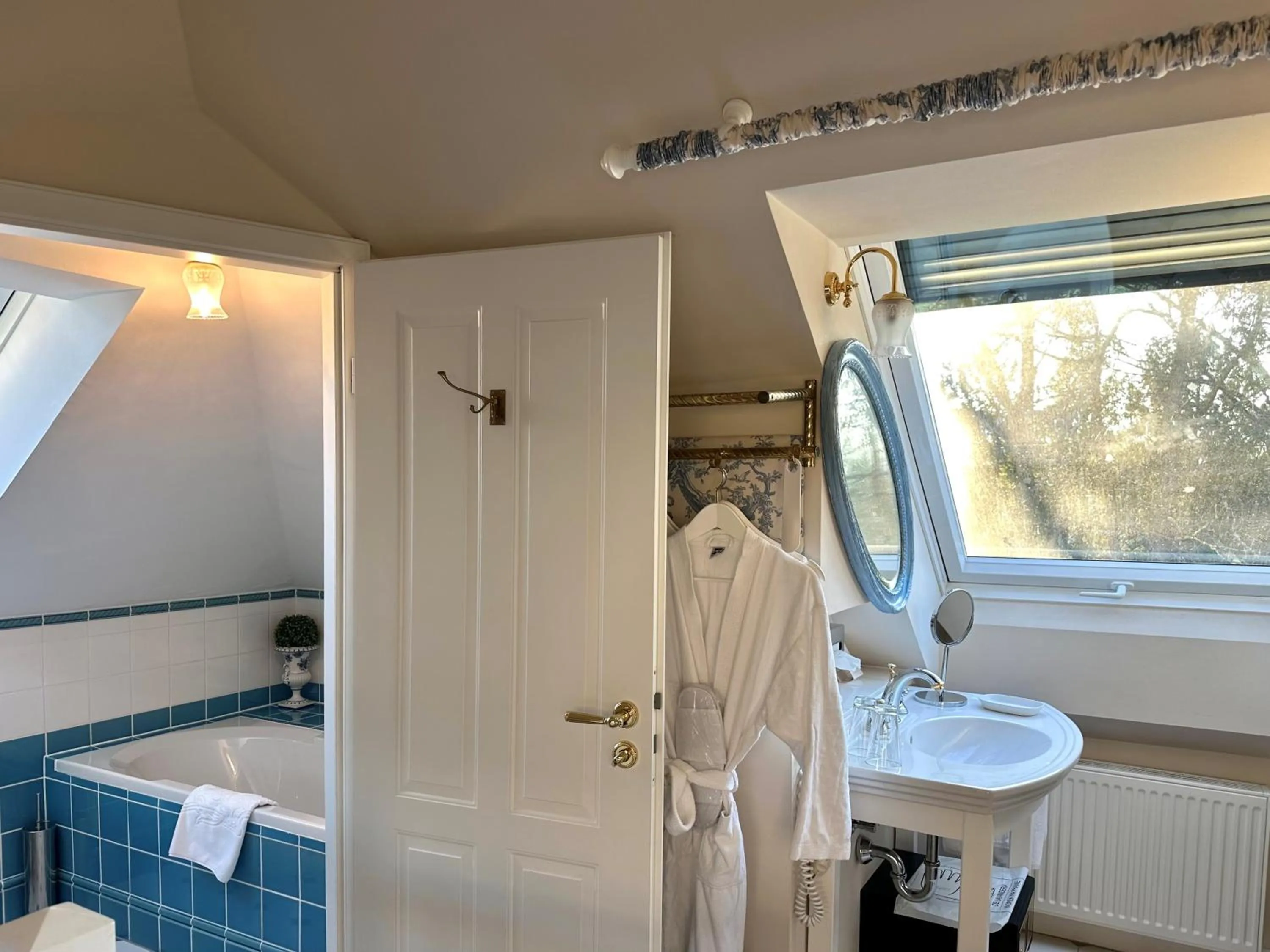 Bathroom in Hotel Belle Epoque
