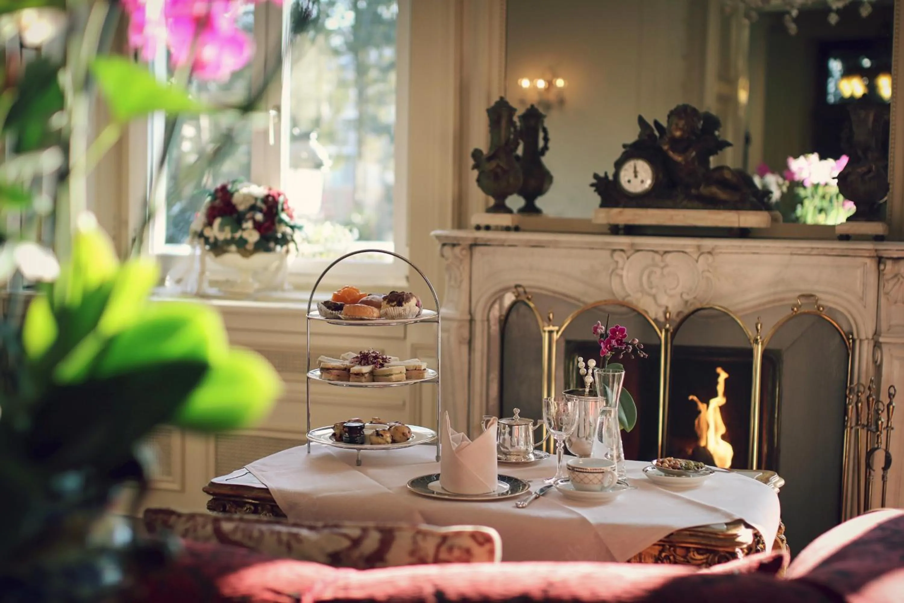 Lounge or bar in Hotel Belle Epoque