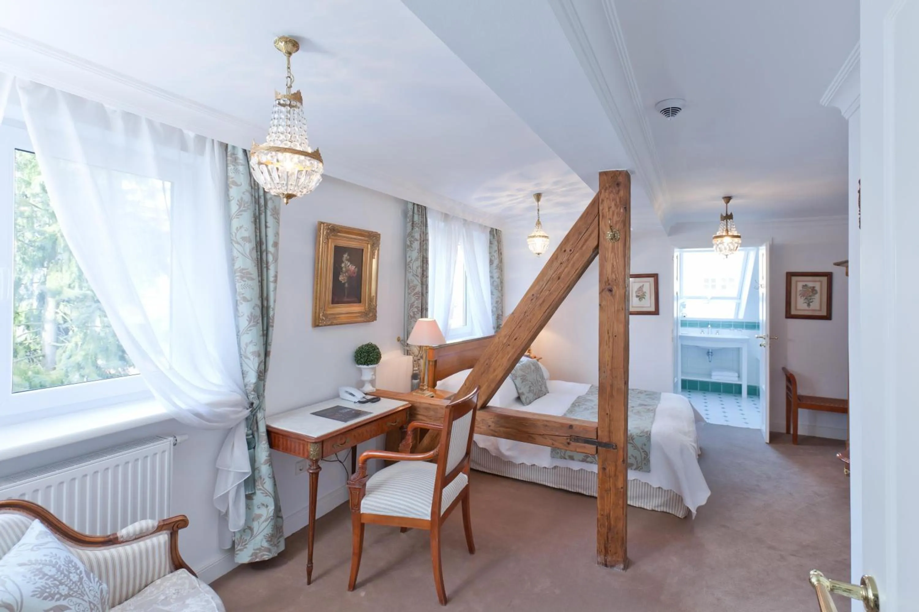 Photo of the whole room, Bed in Hotel Belle Epoque