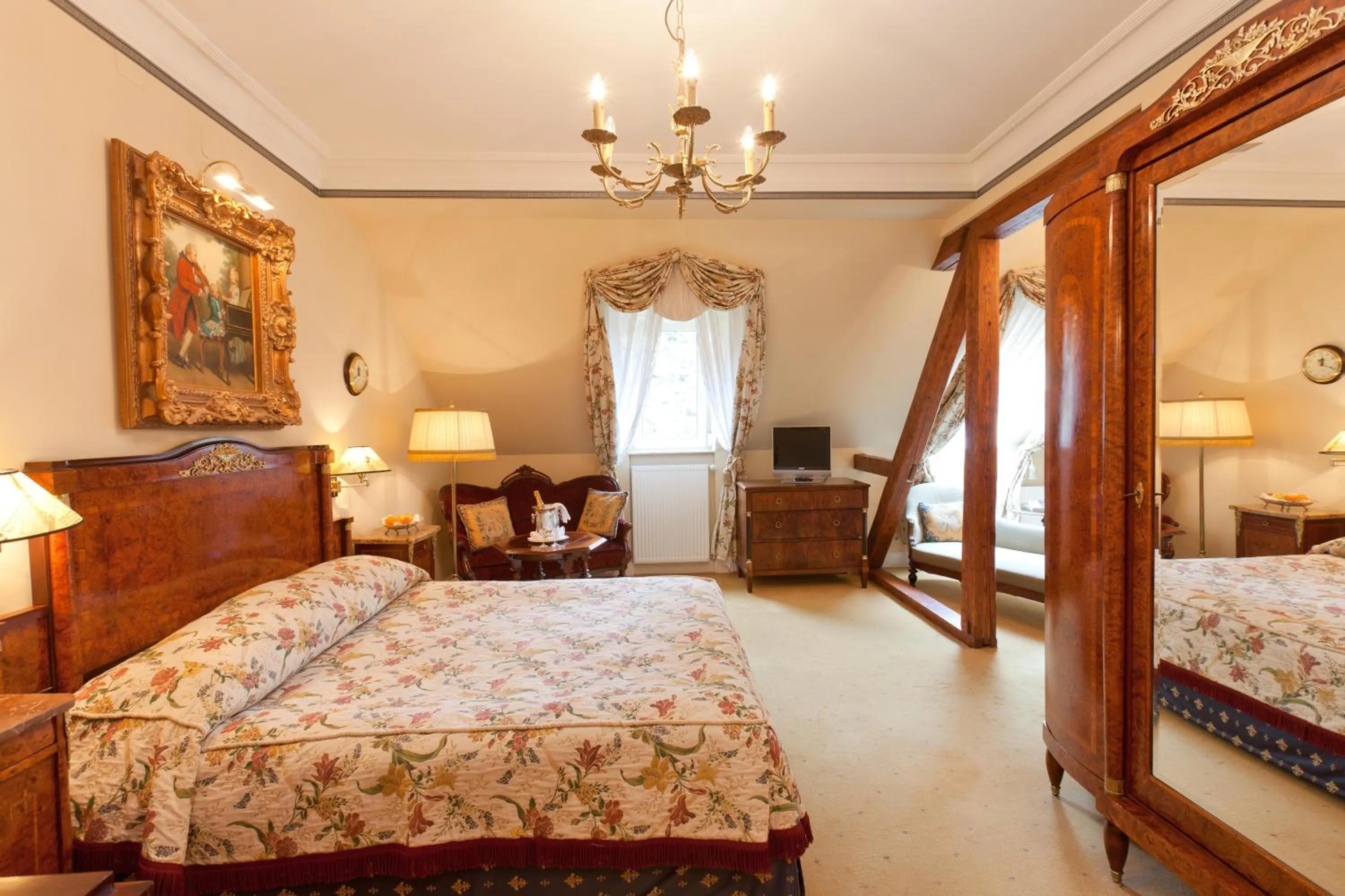 Photo of the whole room, Bed in Hotel Belle Epoque